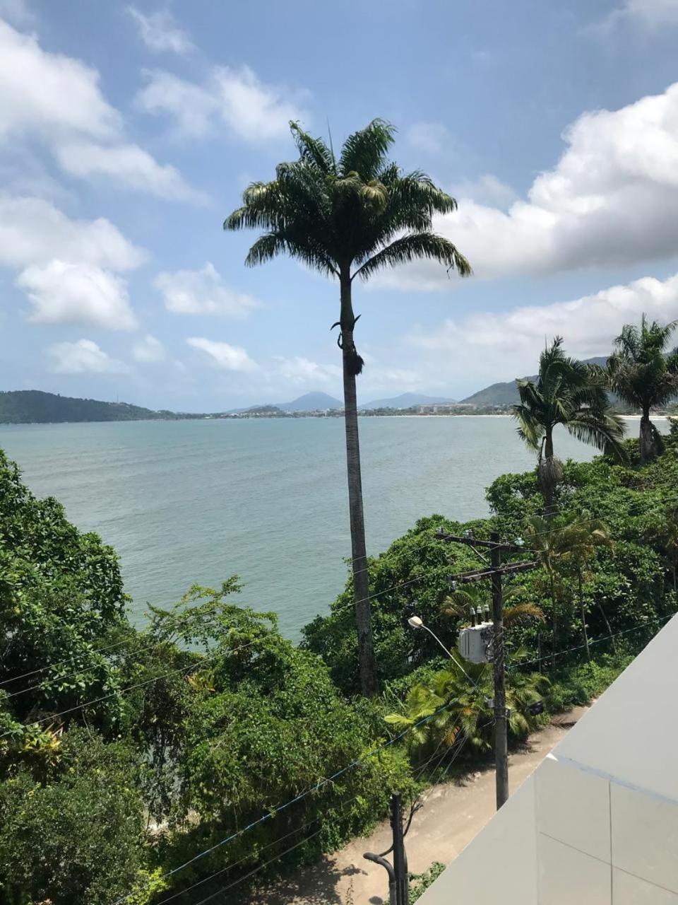 Loft maravilhoso, com vista sensacional do mar