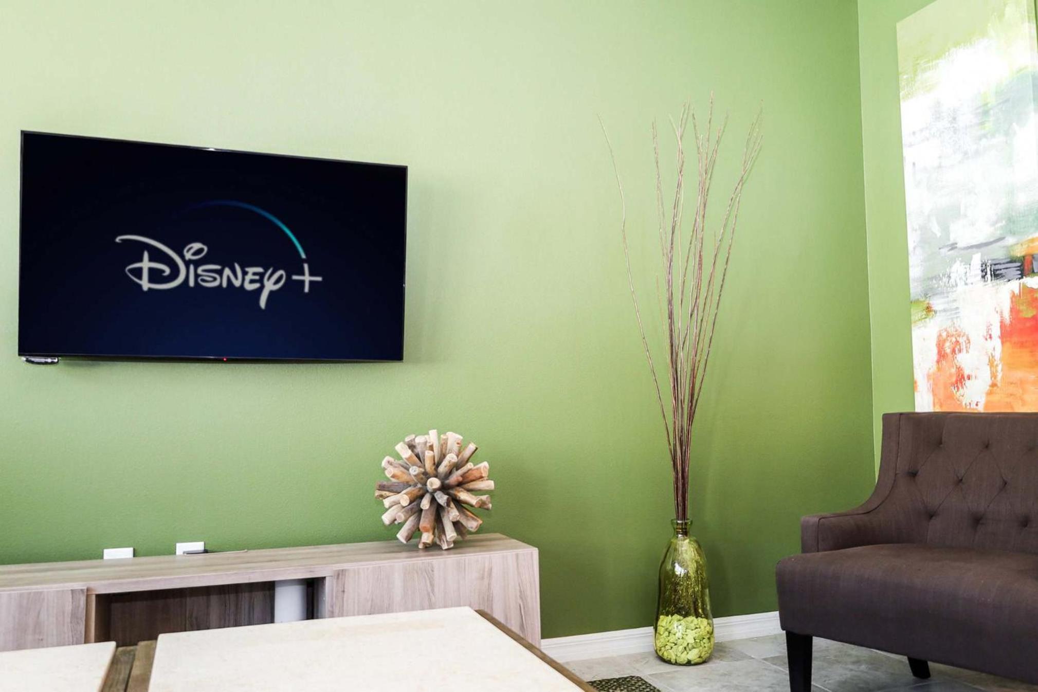 Amazing 4 bedroom house near Disney view 5