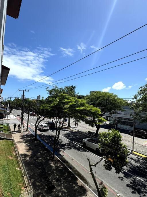 Ap no centrinho de Canasvieiras ,2 quadras mar