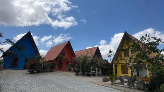 Vila Feliz - Chalés completos - ideal para famílias