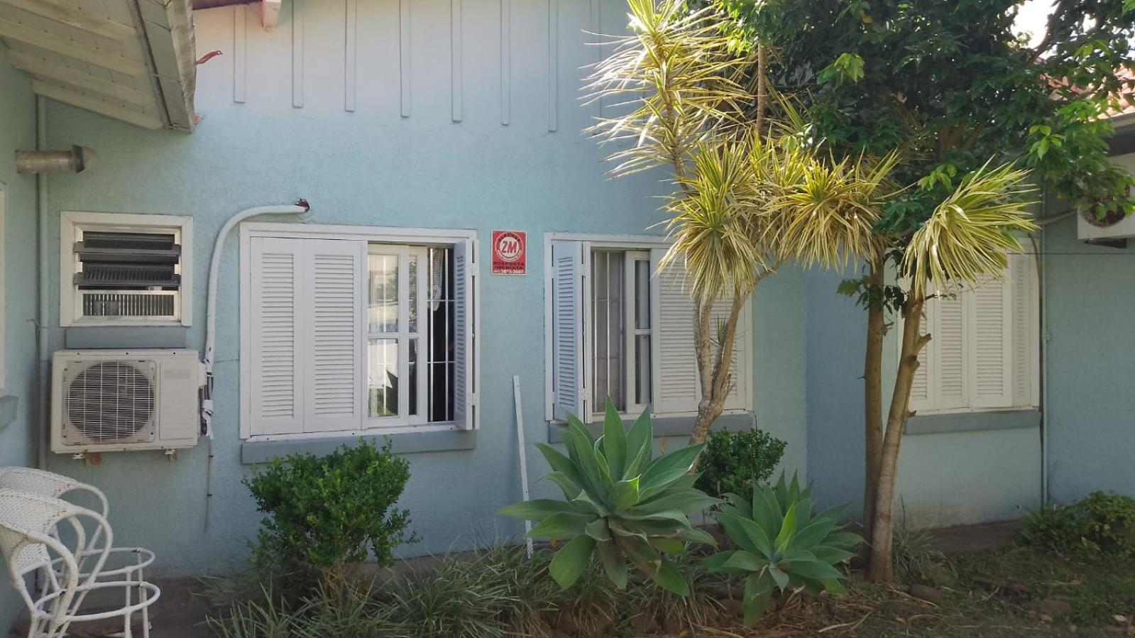 Linda casa grande em Capão Novo