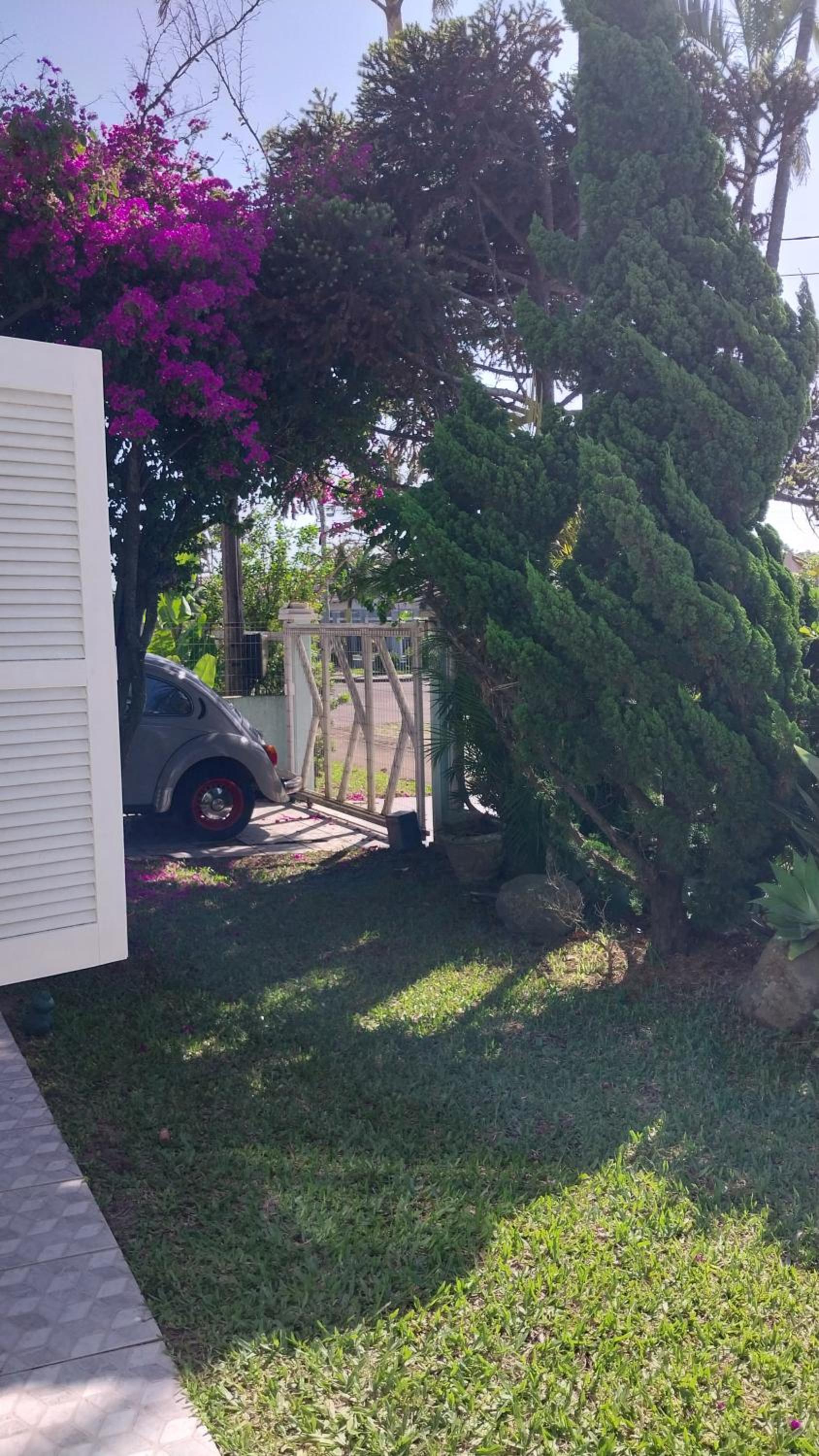 Linda casa grande em Capão Novo