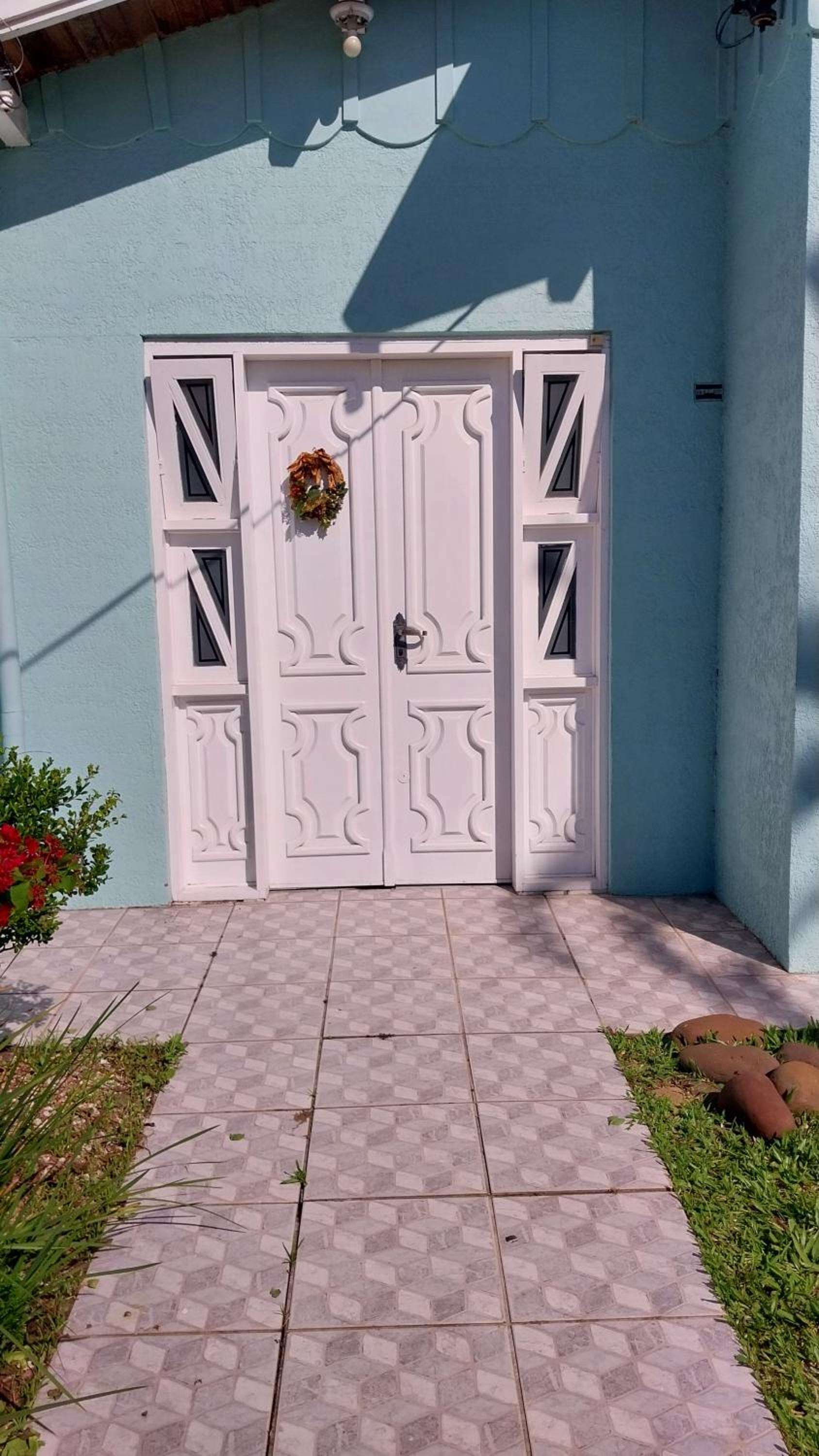 Linda casa grande em Capão Novo