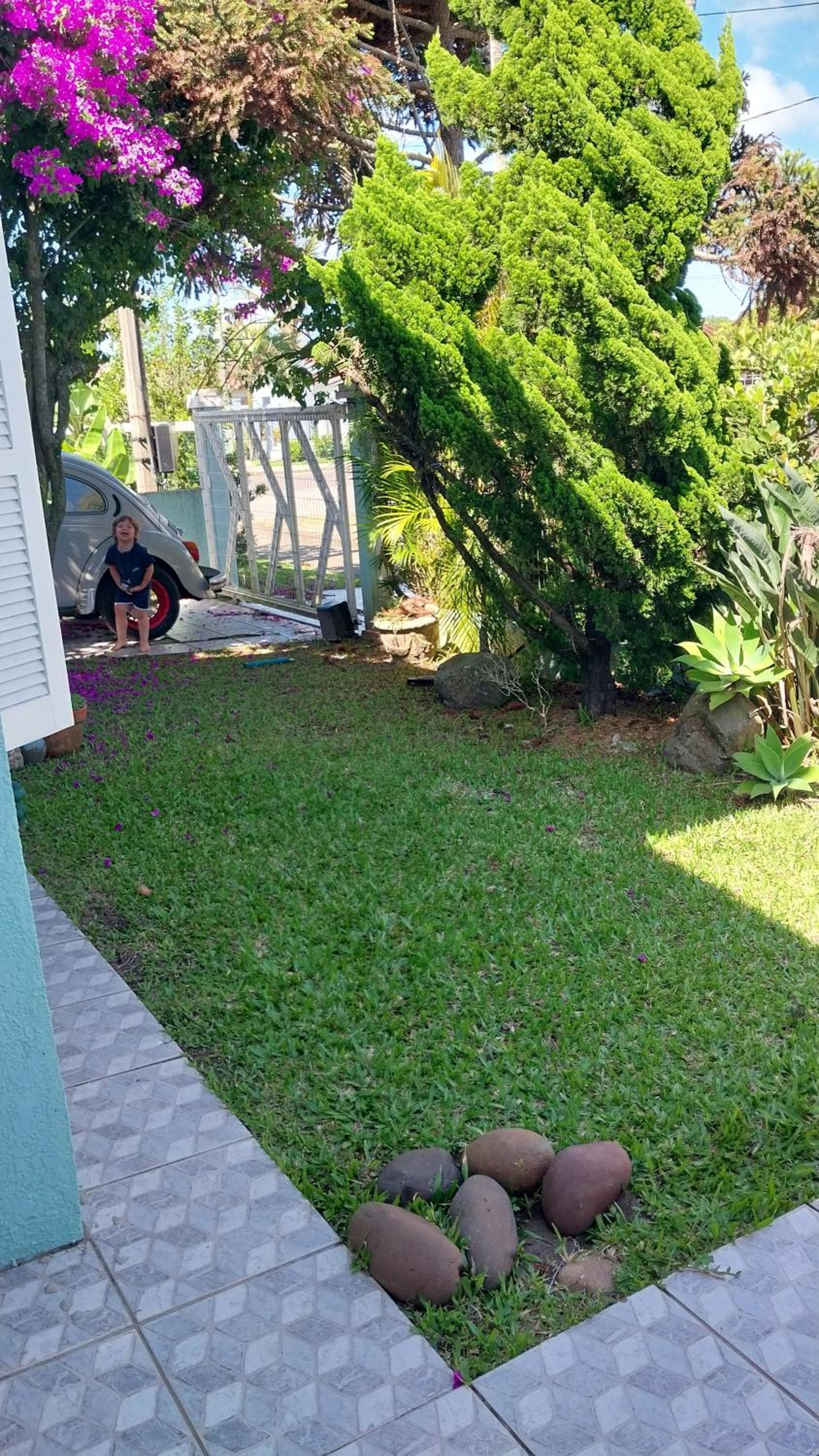 Linda casa grande em Capão Novo