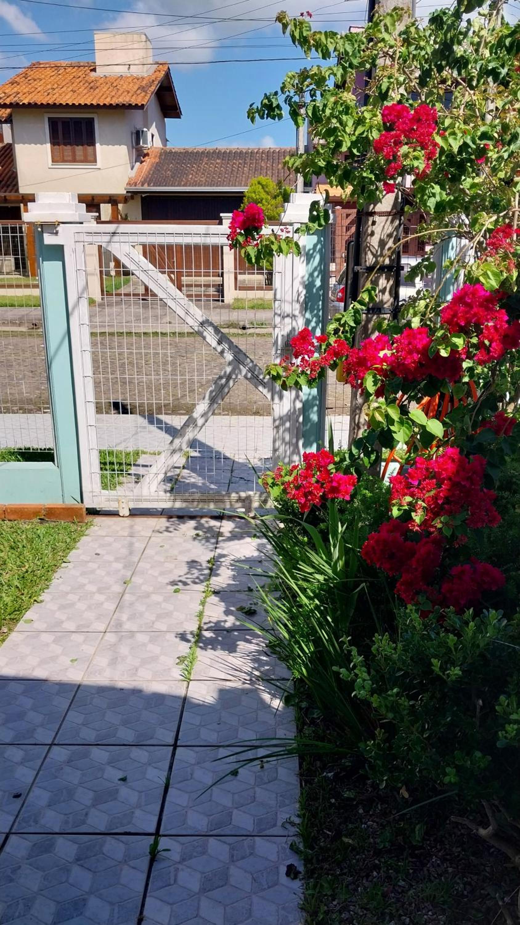 Linda casa grande em Capão Novo
