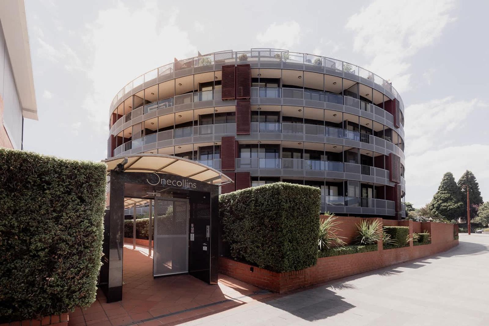 Inner-city 2 bedroom apartment - perfectly located