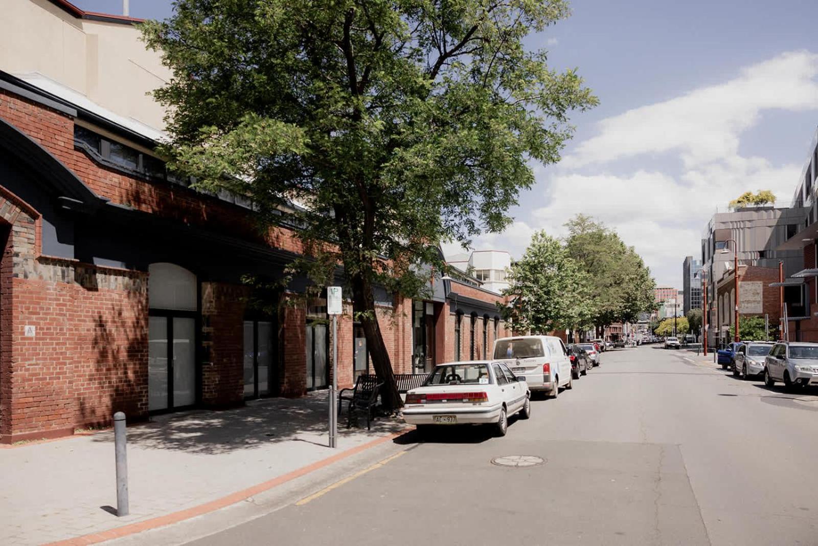 Inner-city 2 bedroom apartment - perfectly located