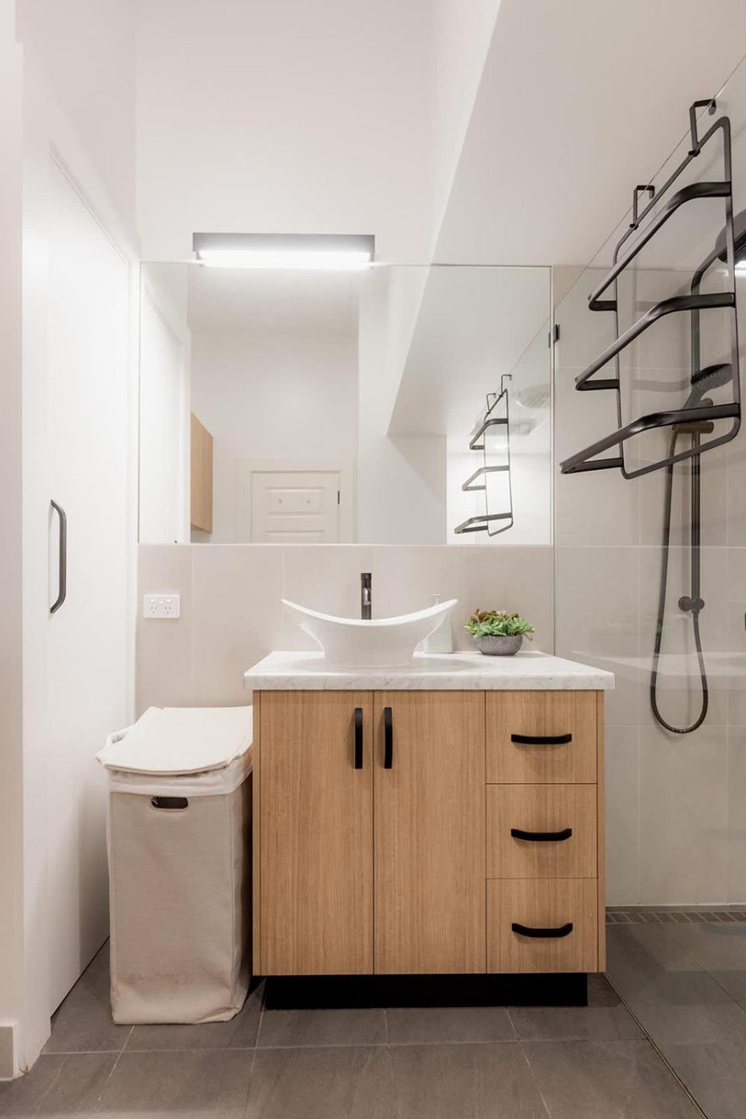 3 Bedroom, Spacious Inner-City Pad
