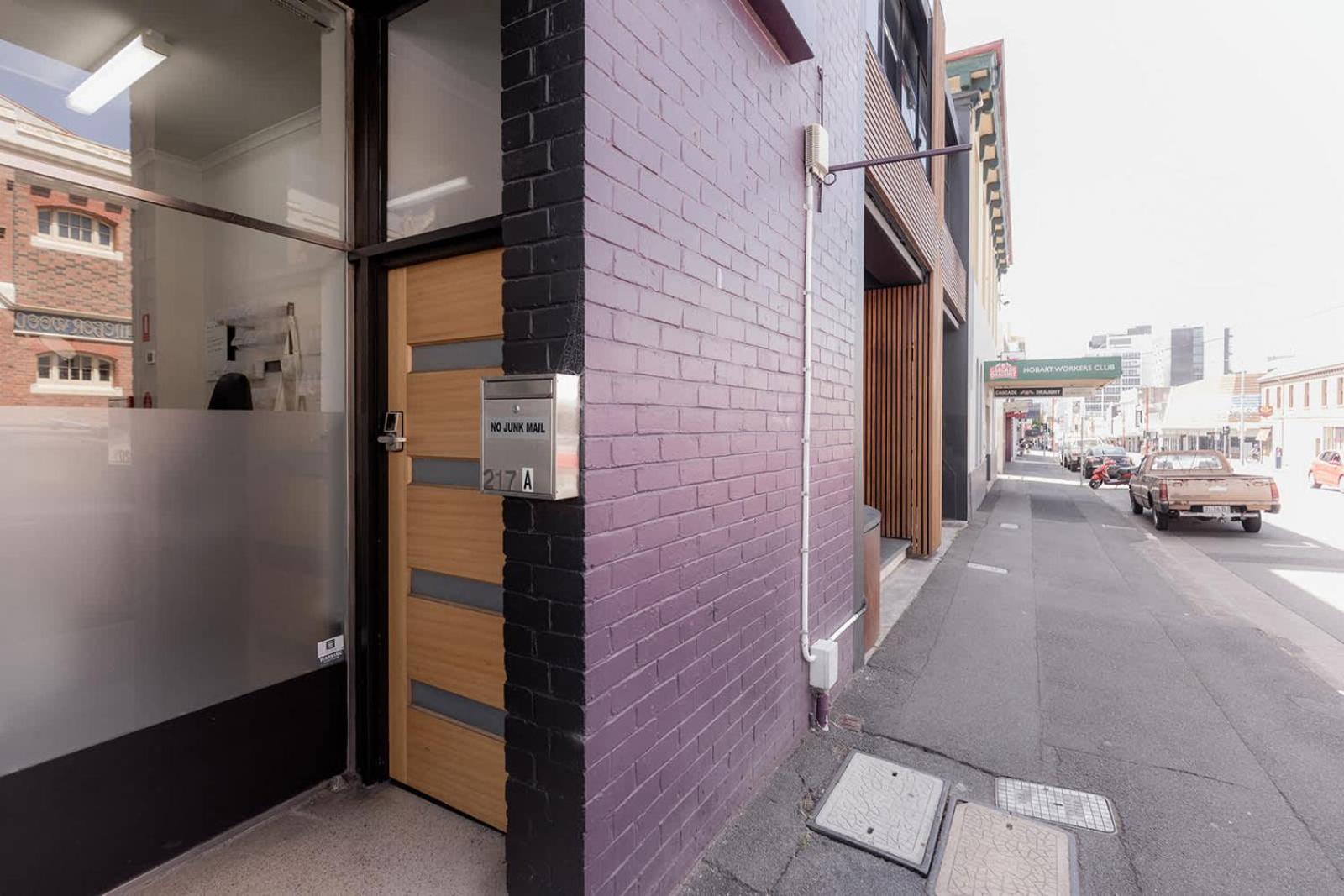 3 Bedroom, Spacious Inner-City Pad