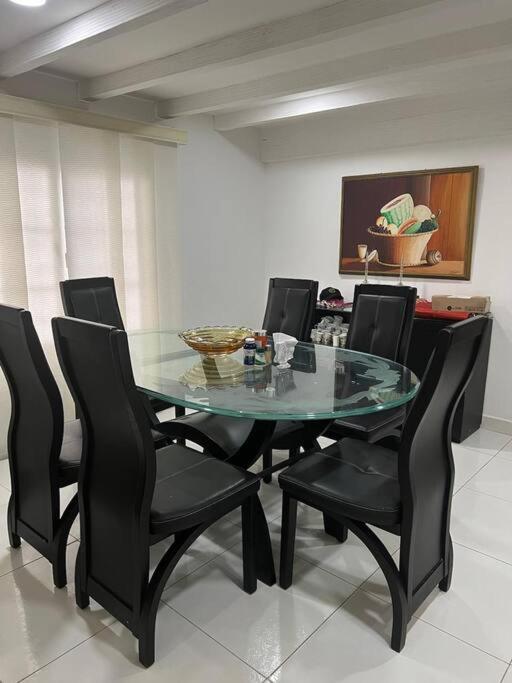 Hermosa Casa Familiar