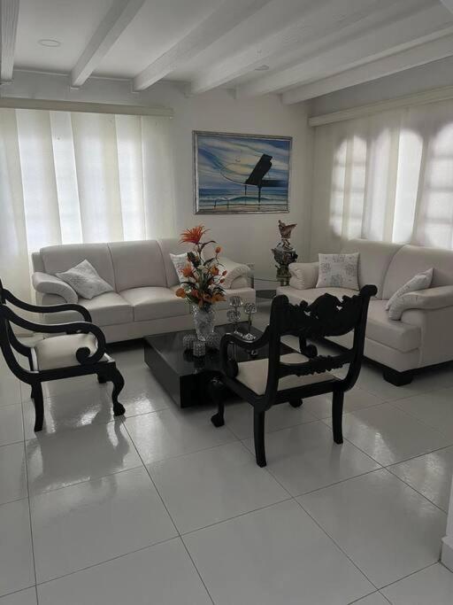 Hermosa Casa Familiar