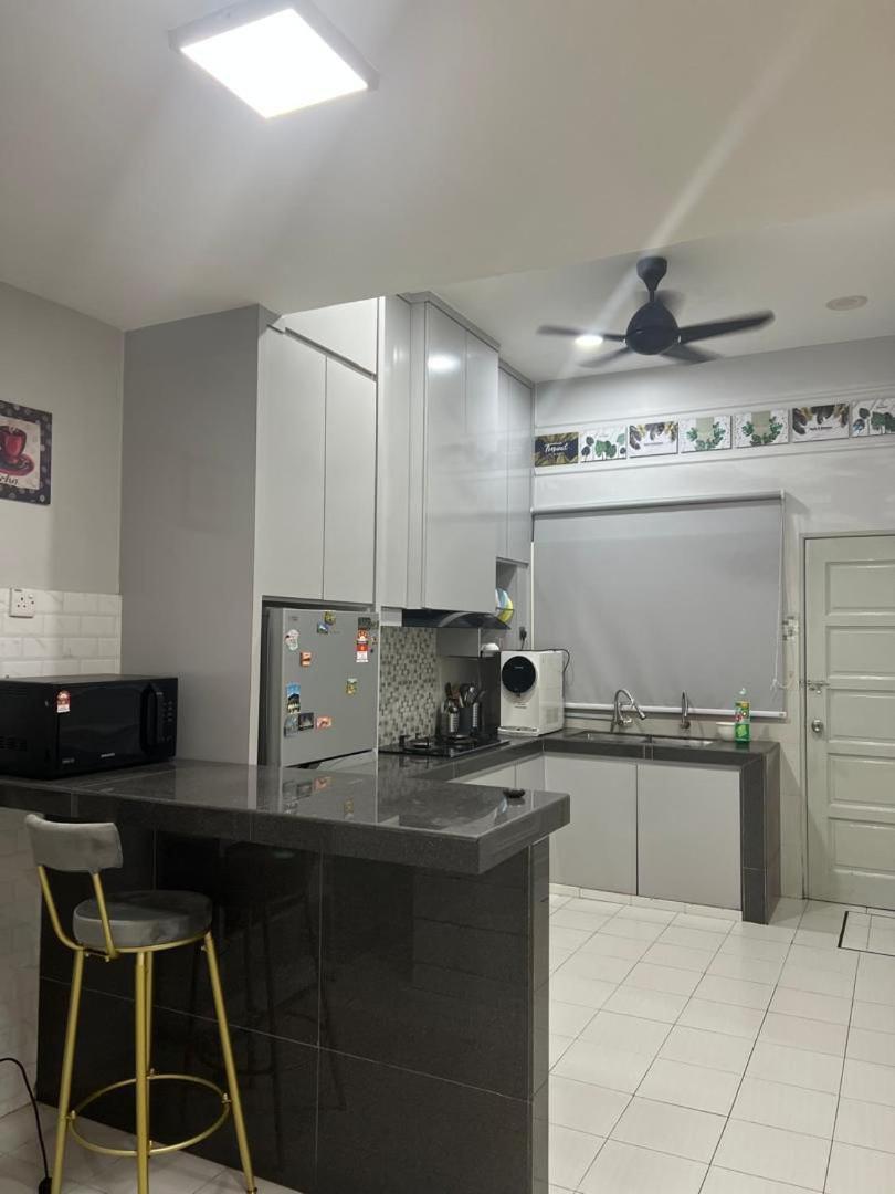 Homestay Kuala Terengganu 4 Bedrooms