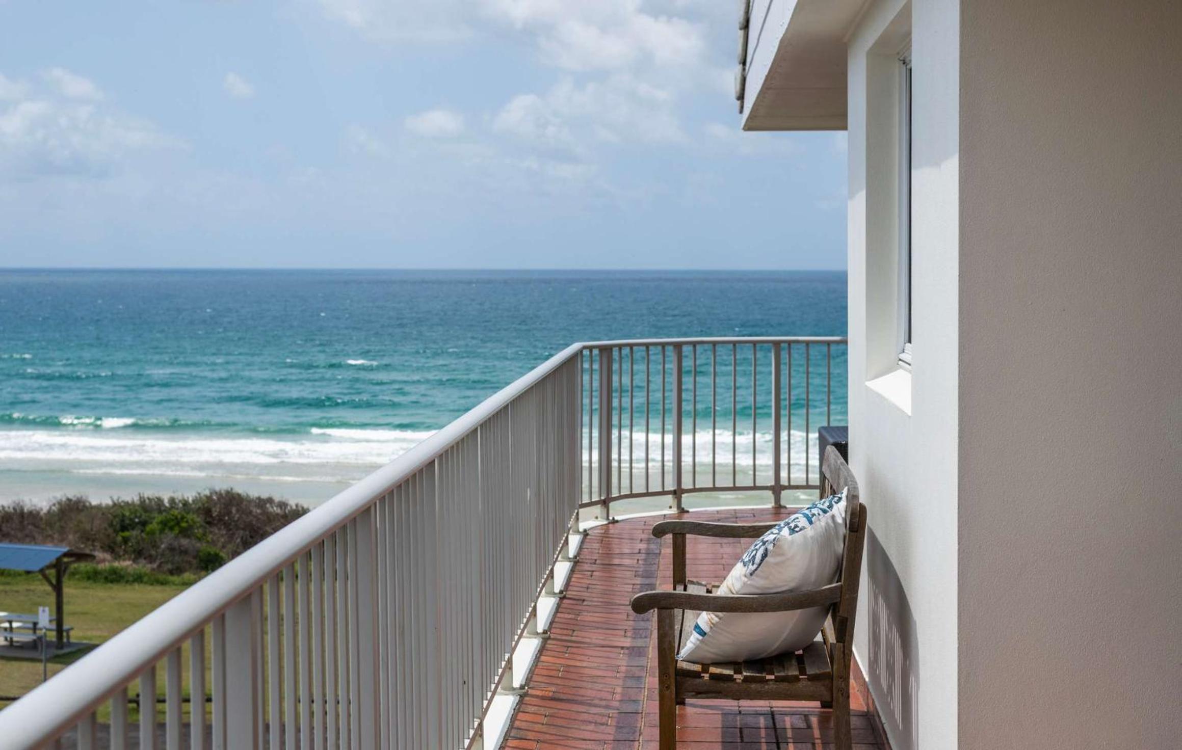 Pippi Beach Penthouse - Oceanstays - Pool & Beachfront