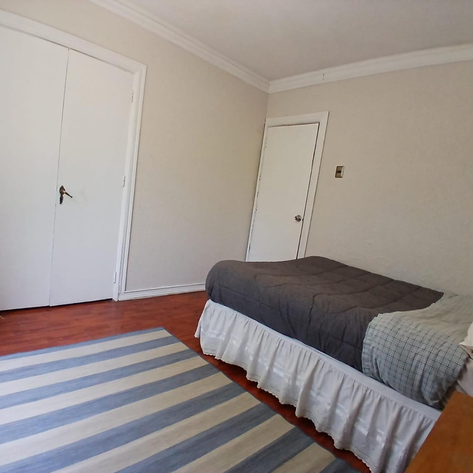 Habitación en dpto Paseo Bulnes