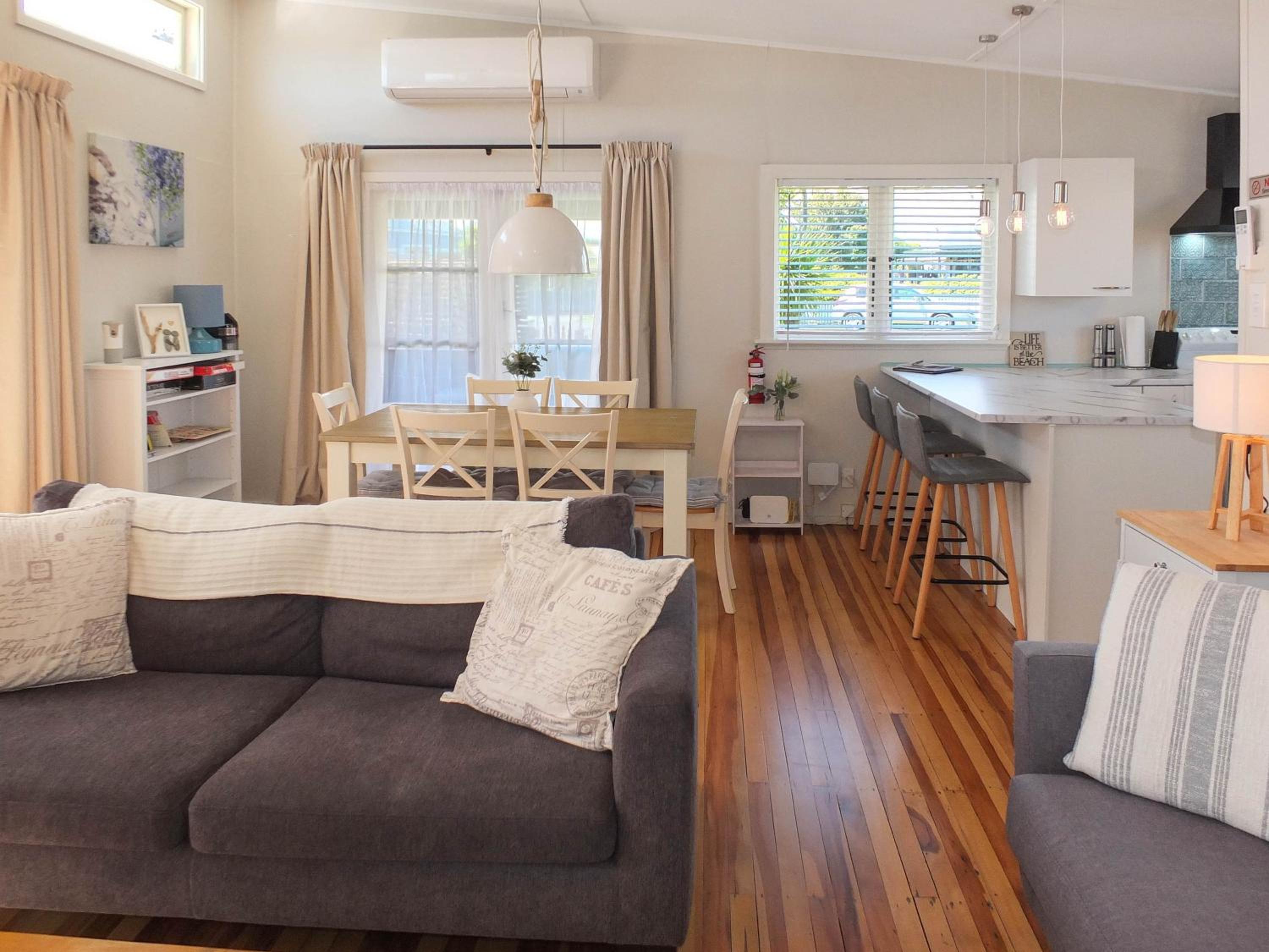 Snapper Bach - Foxton Beach Holiday Home view 5