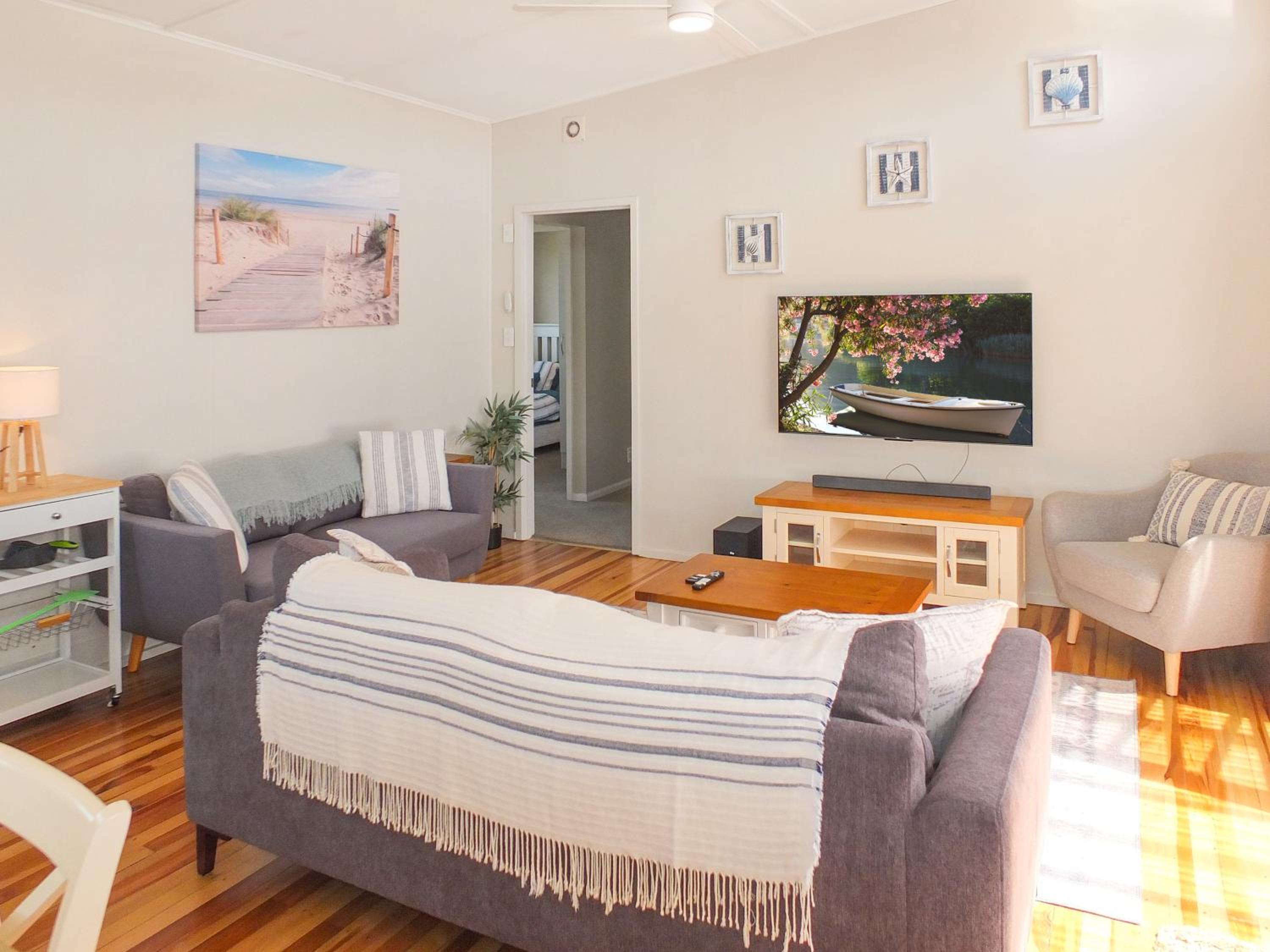 Snapper Bach - Foxton Beach Holiday Home view 4