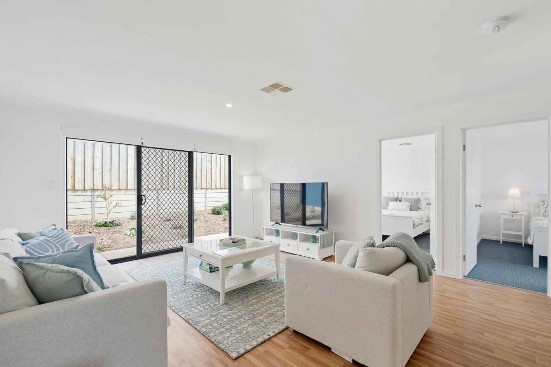 27 Seaview - Pets Negotiable - Wi-Fi - No Linen Included