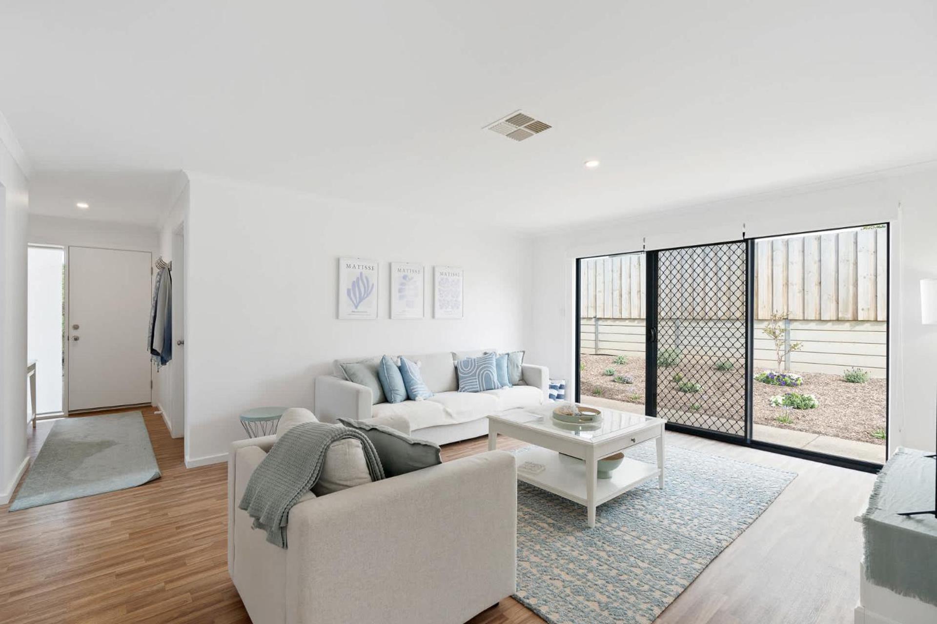 27 Seaview - Pets Negotiable - Wi-Fi - No Linen Included