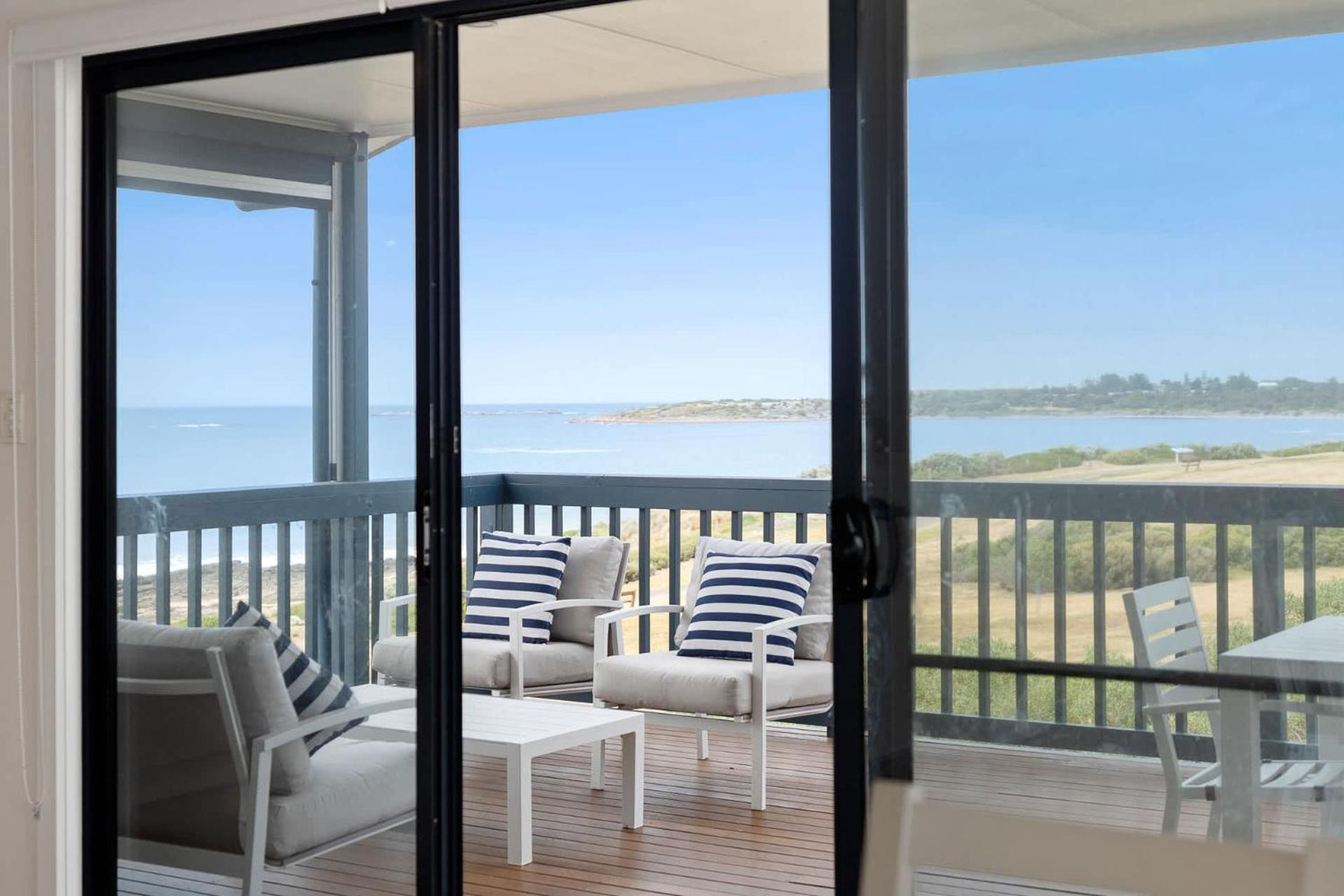 27 Seaview - Pets Negotiable - Wi-Fi - No Linen Included