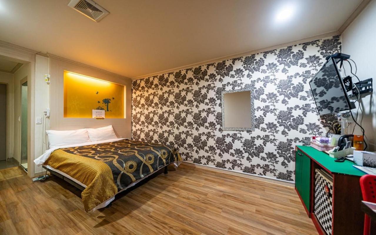 Daebudo Hue Motel view 2