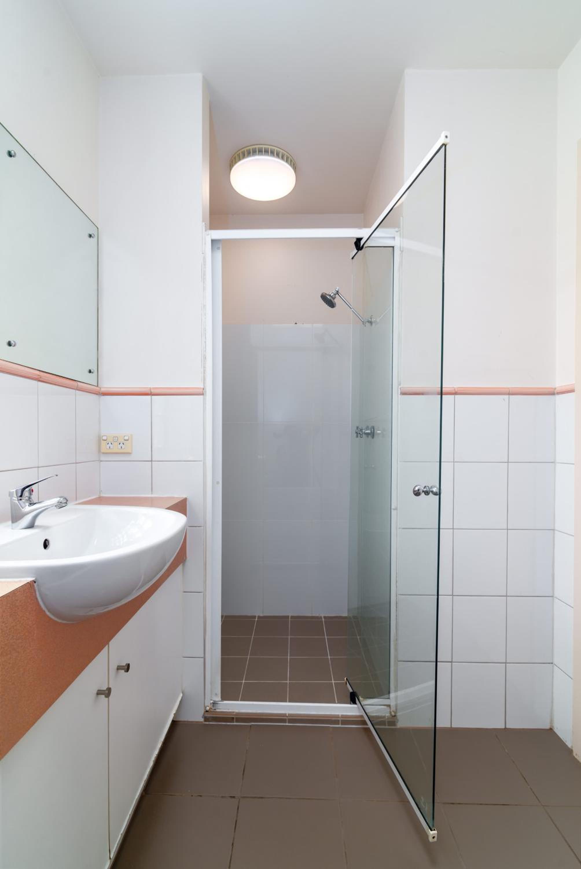 2BR Urban Nest Cosy & Central - Free Parking