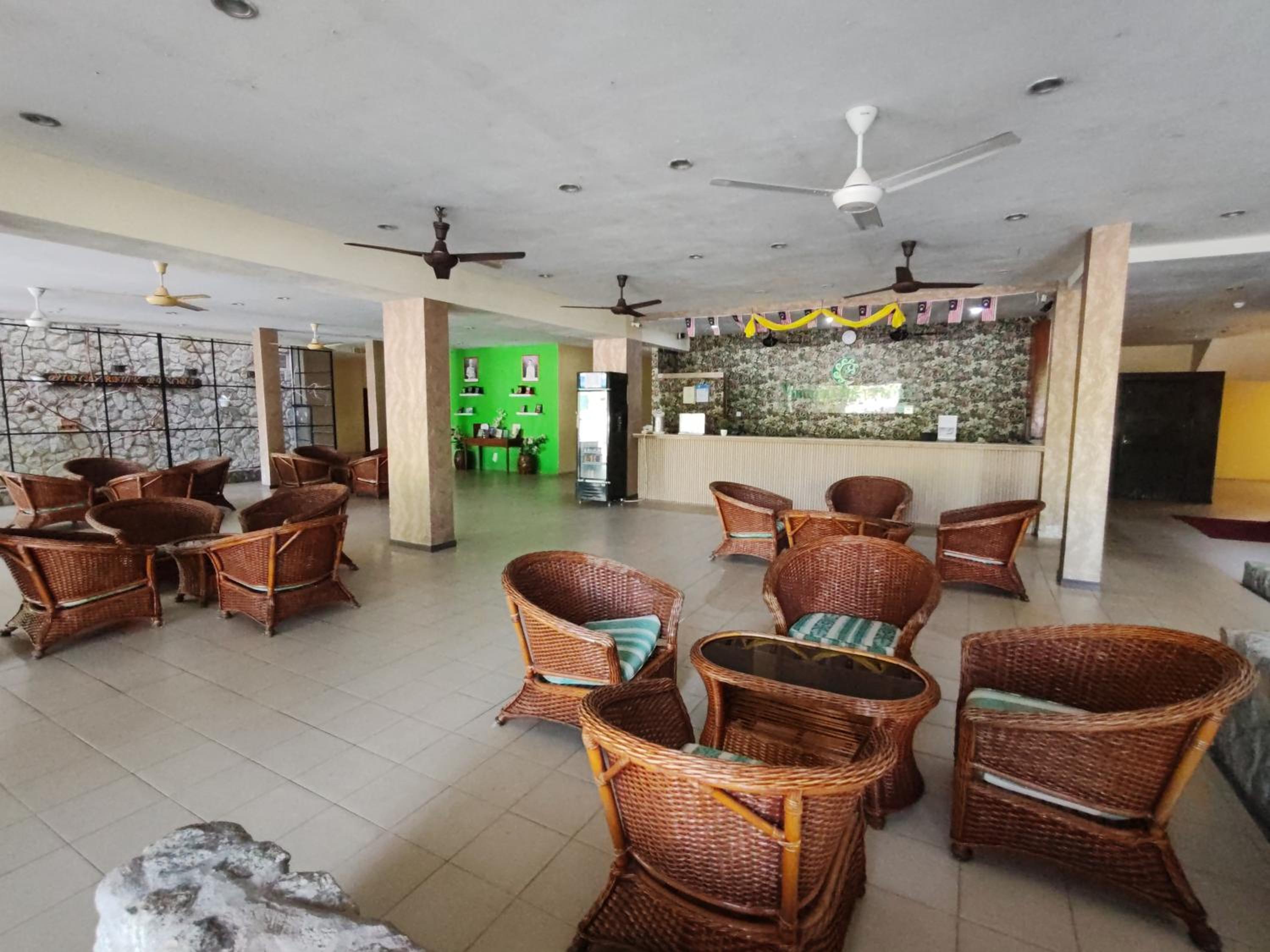 Virgo Batik Resort Teluk Batik Lumut