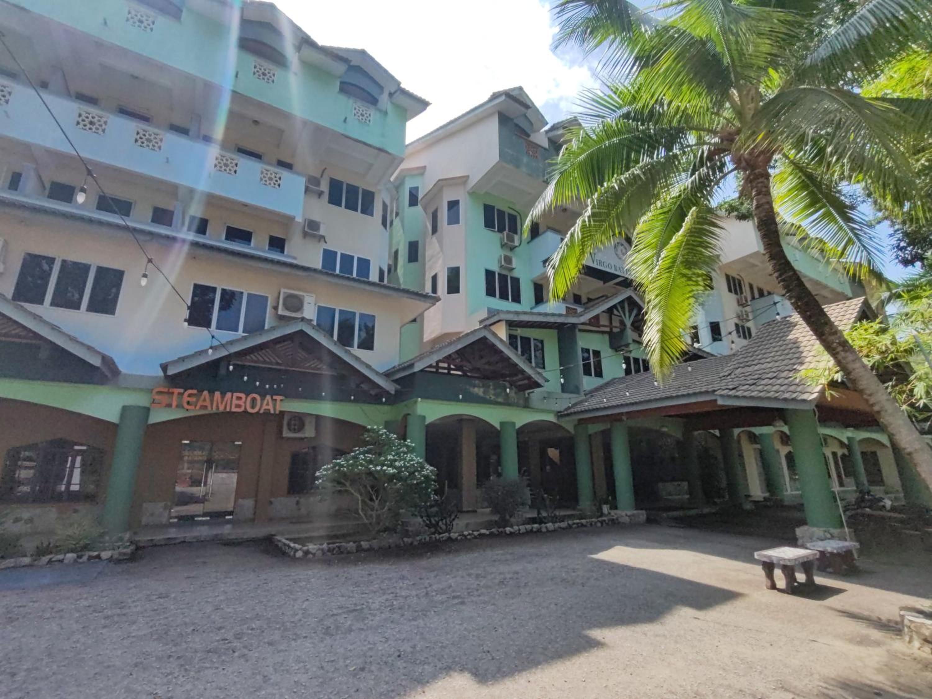 Virgo Batik Resort Teluk Batik Lumut