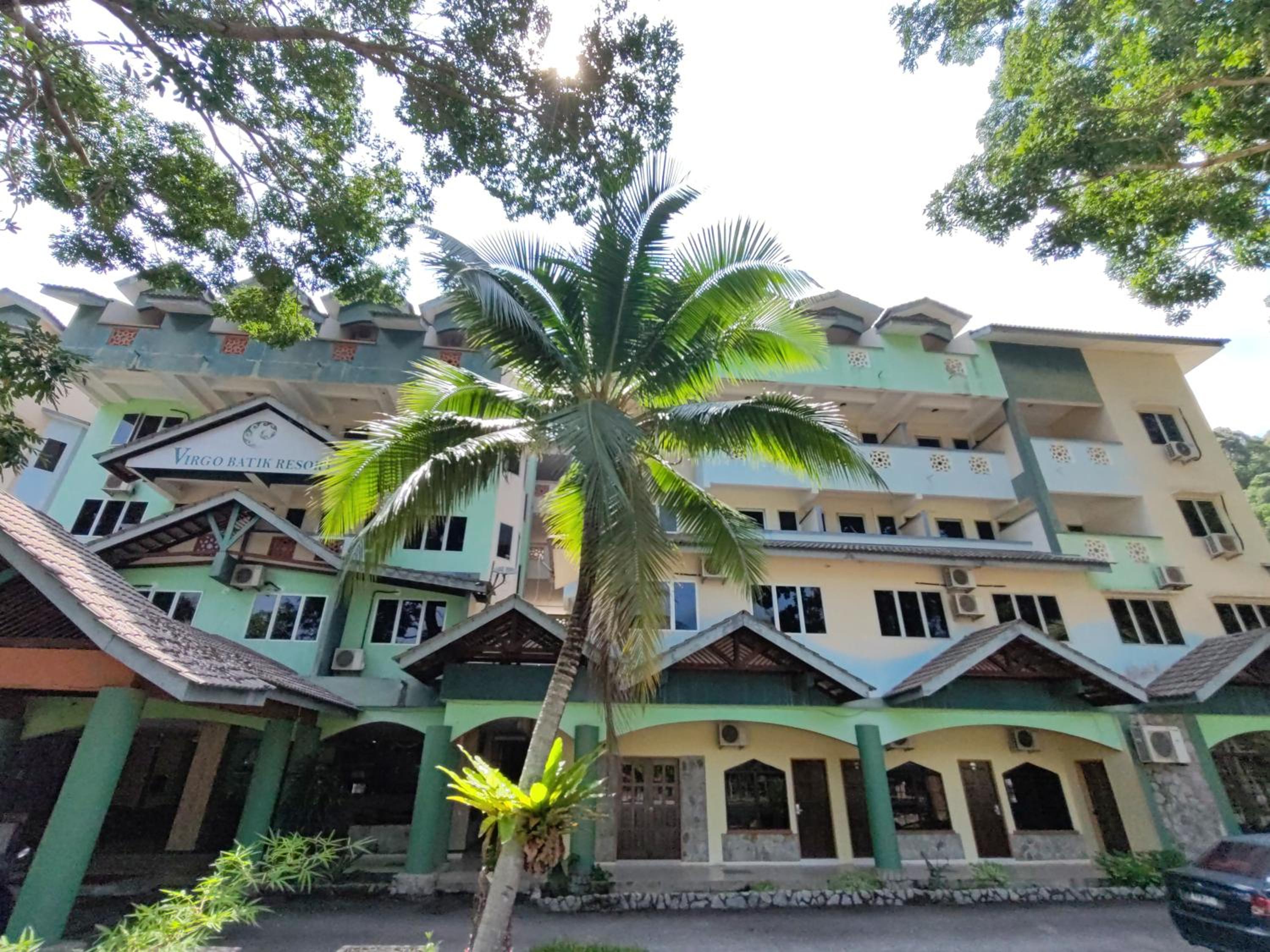 Virgo Batik Resort Teluk Batik Lumut