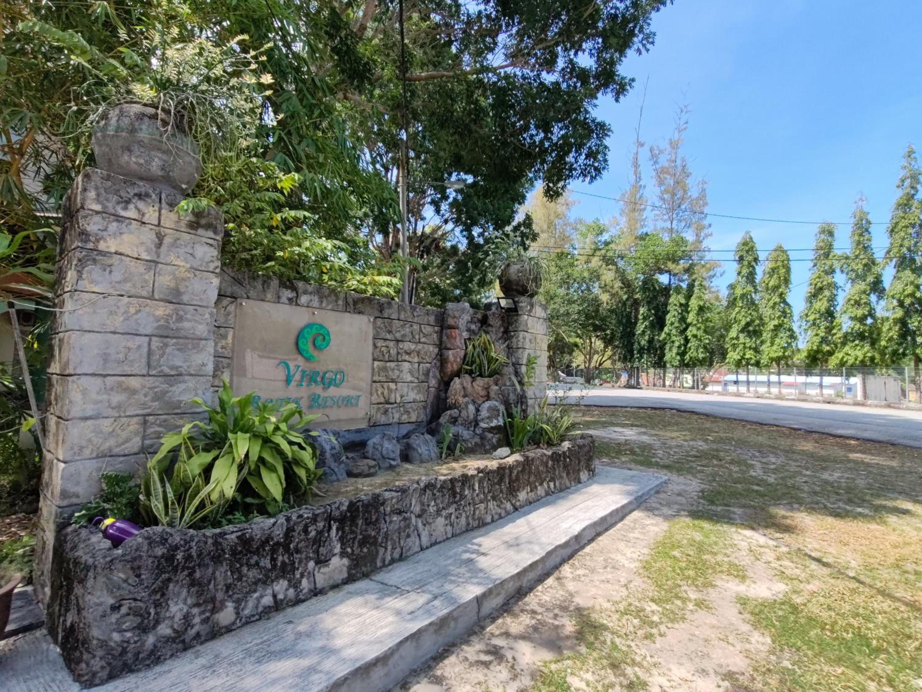 Virgo Batik Resort Teluk Batik Lumut