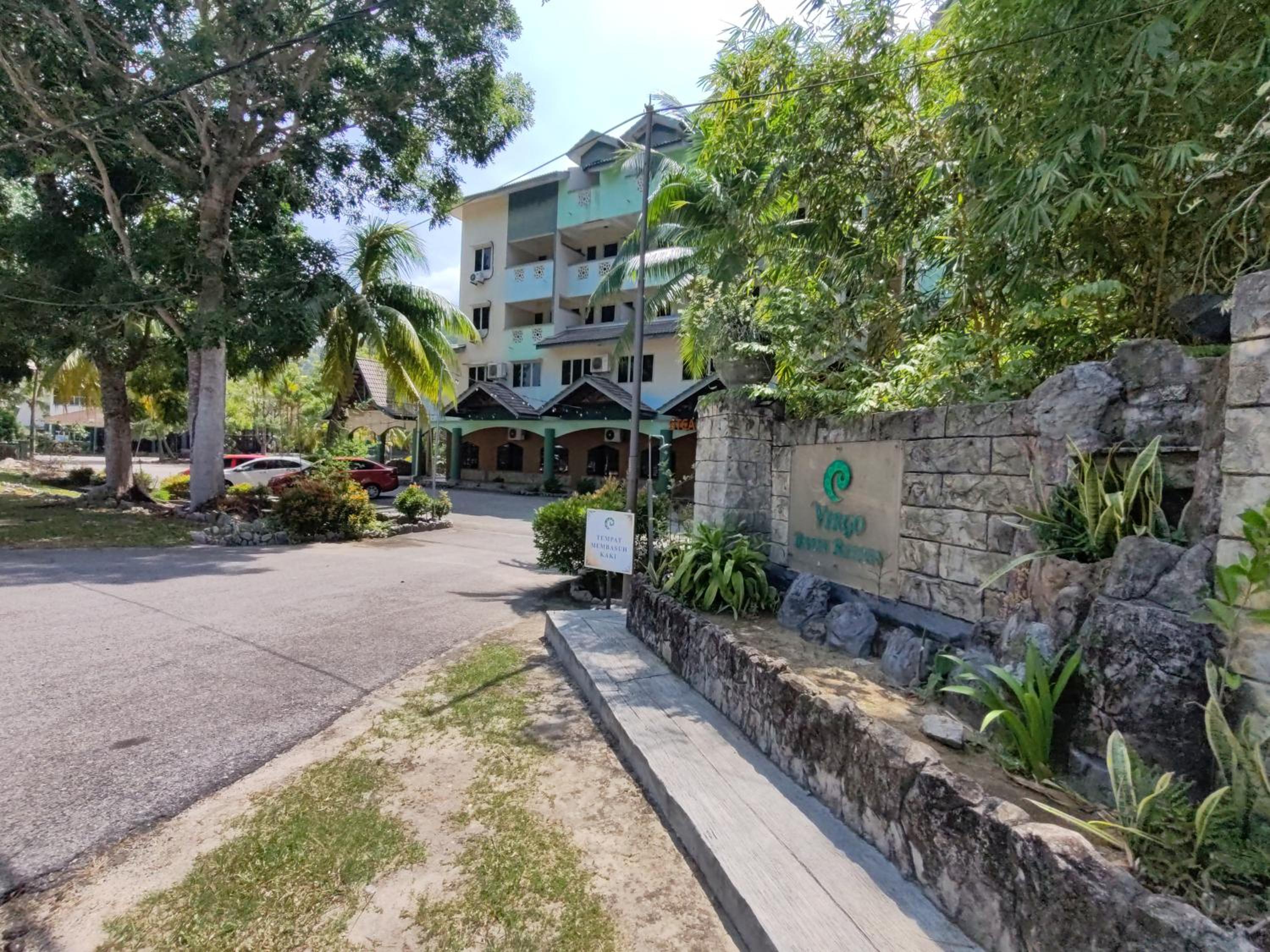 Virgo Batik Resort Teluk Batik Lumut