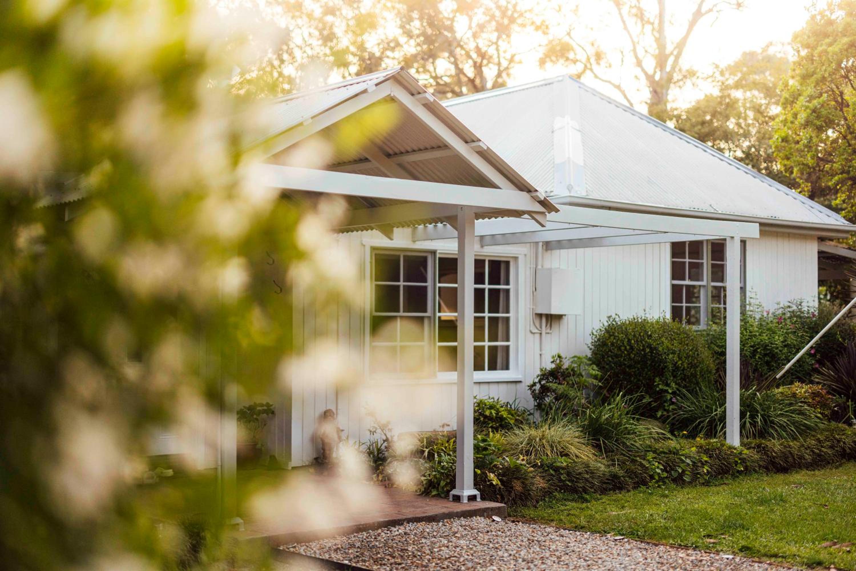 Meadowbrook Lodge Orange - Peaceful country getaway, walk to nearest cellar door, mins drive from 10 wineries & 2 hatted restaurants