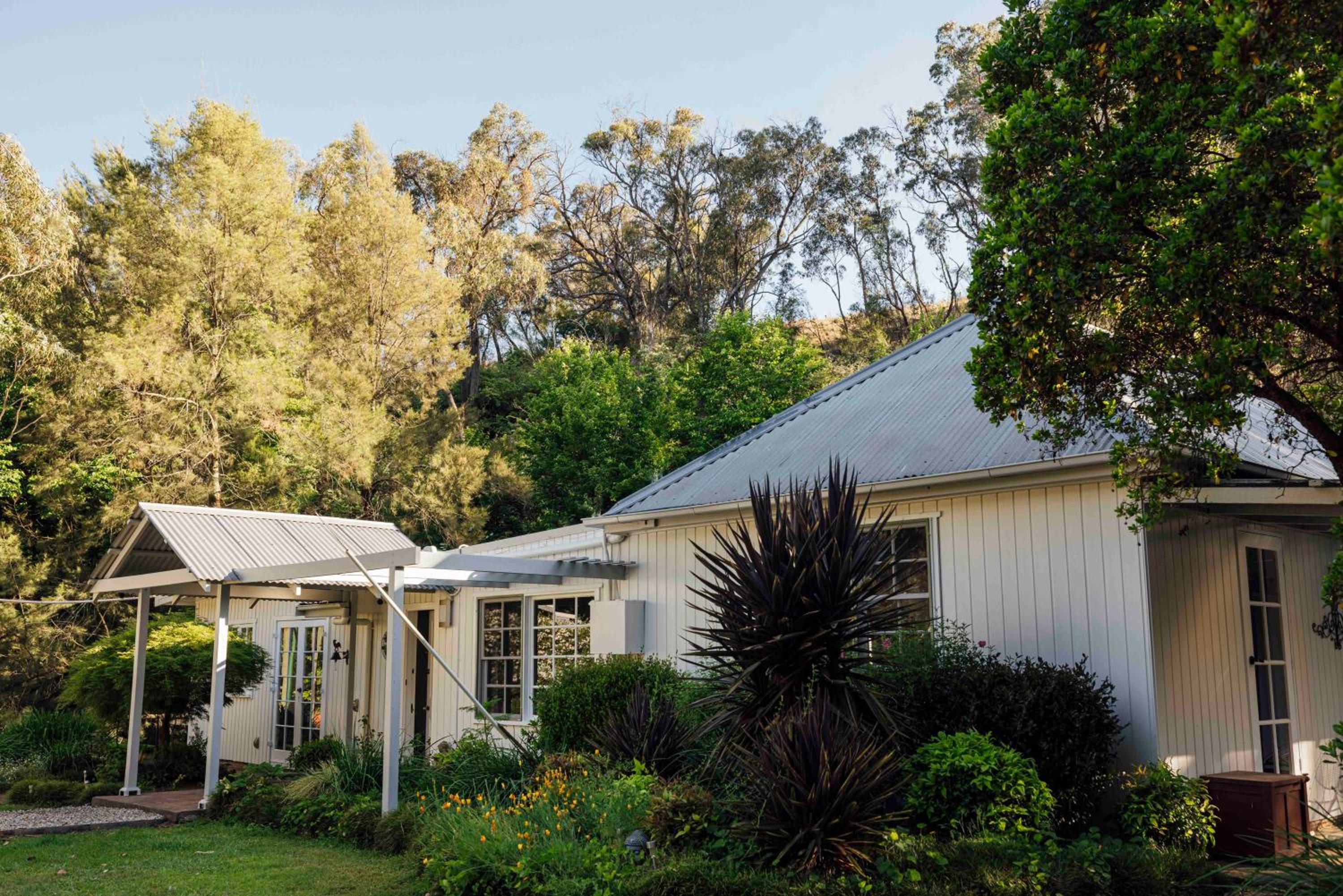 Meadowbrook Lodge Orange - Peaceful country getaway, walk to nearest cellar door, mins drive from 10 wineries & 2 hatted restaurants