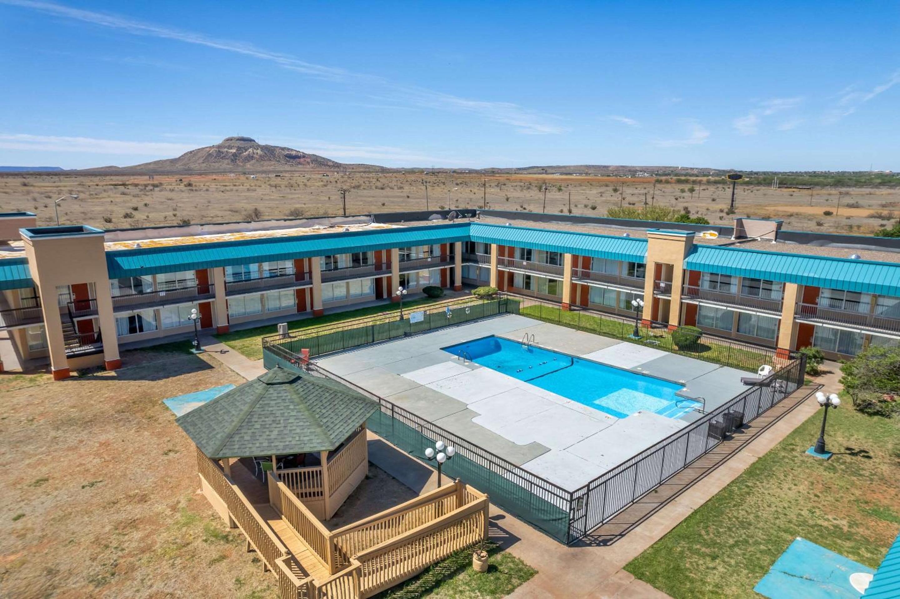 Quality Inn Tucumcari view 2