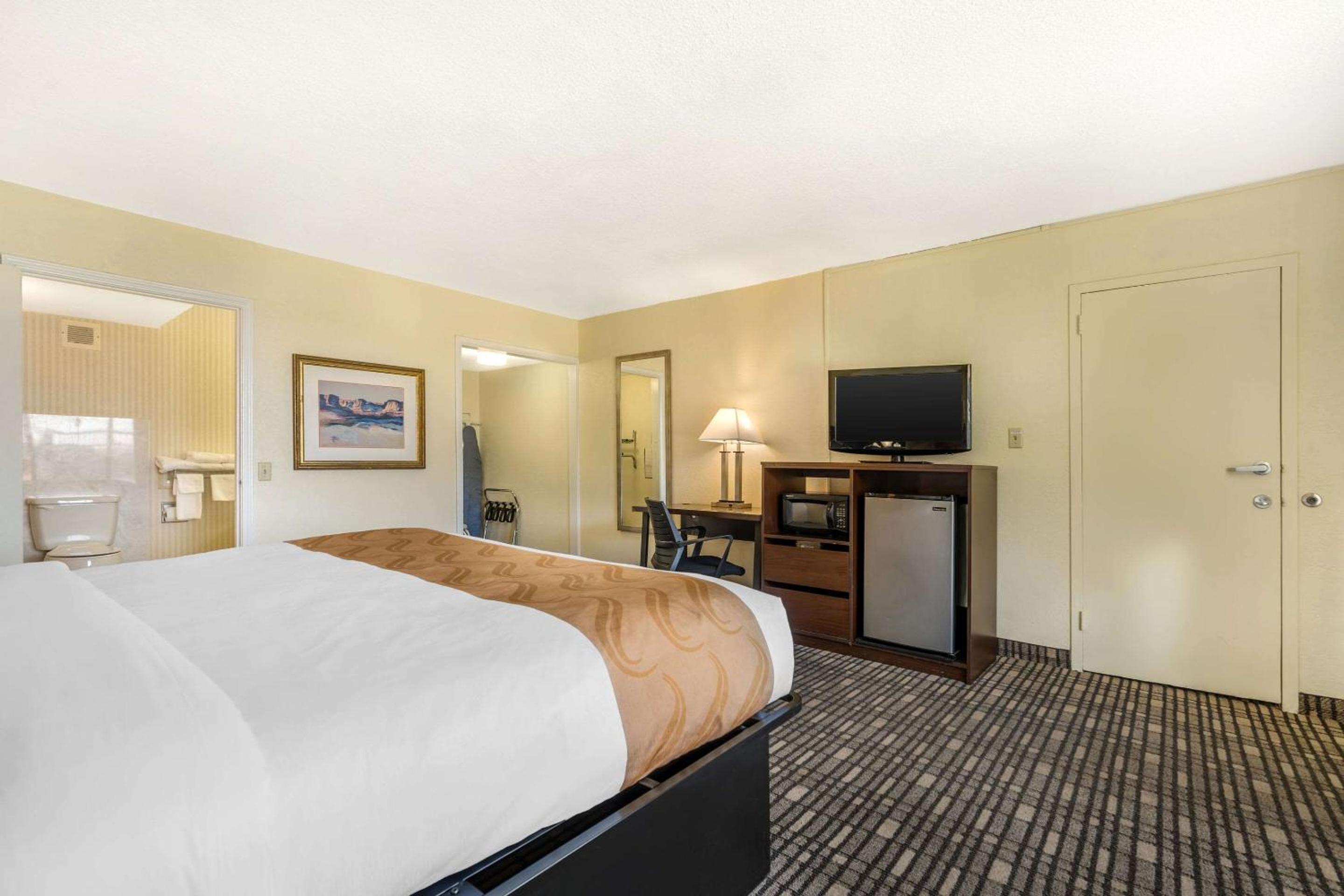 Tucumcari Vacations - Quality Inn - Property Image 3