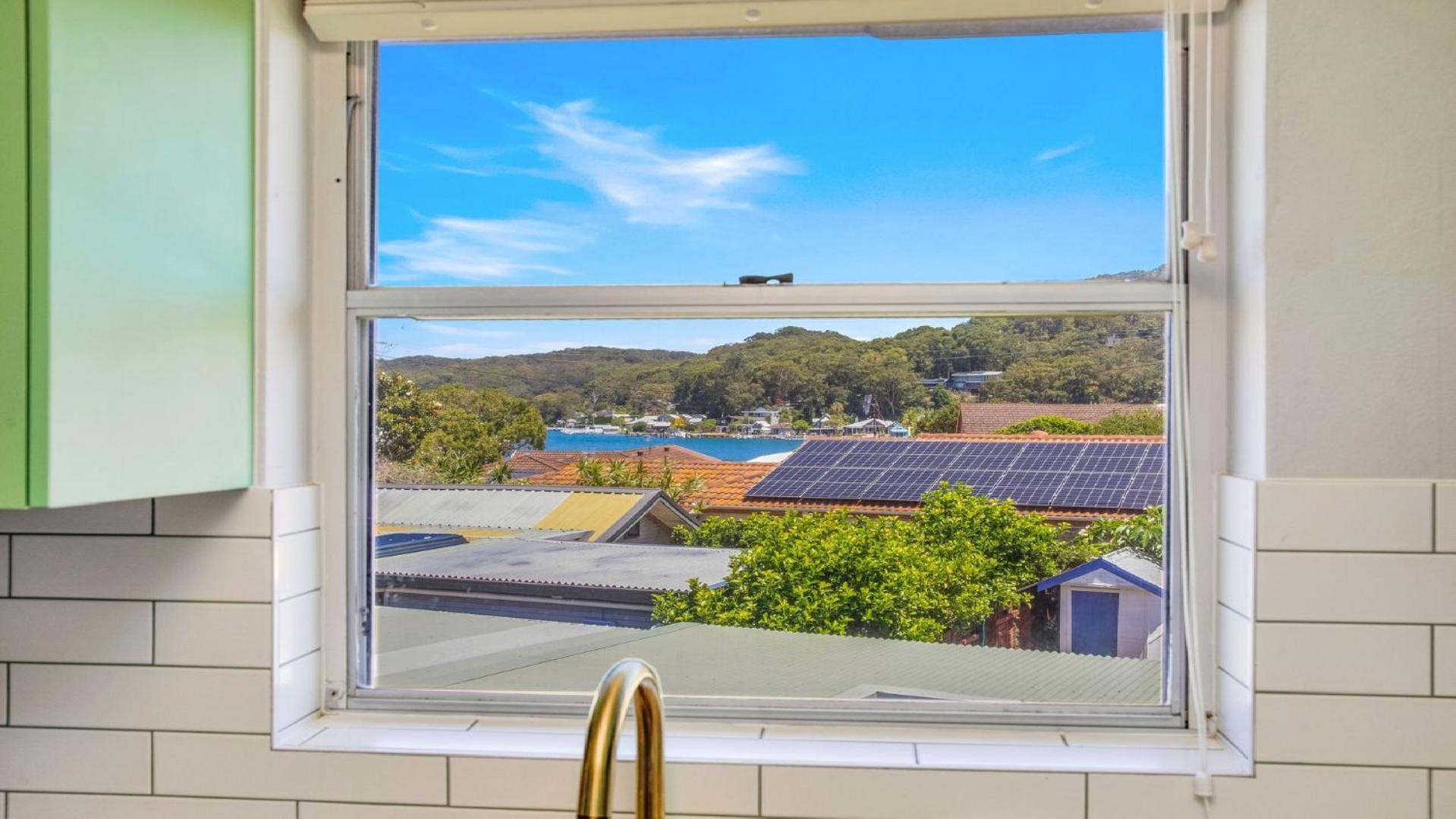Corinda - Waterviews & Close To Ferry
