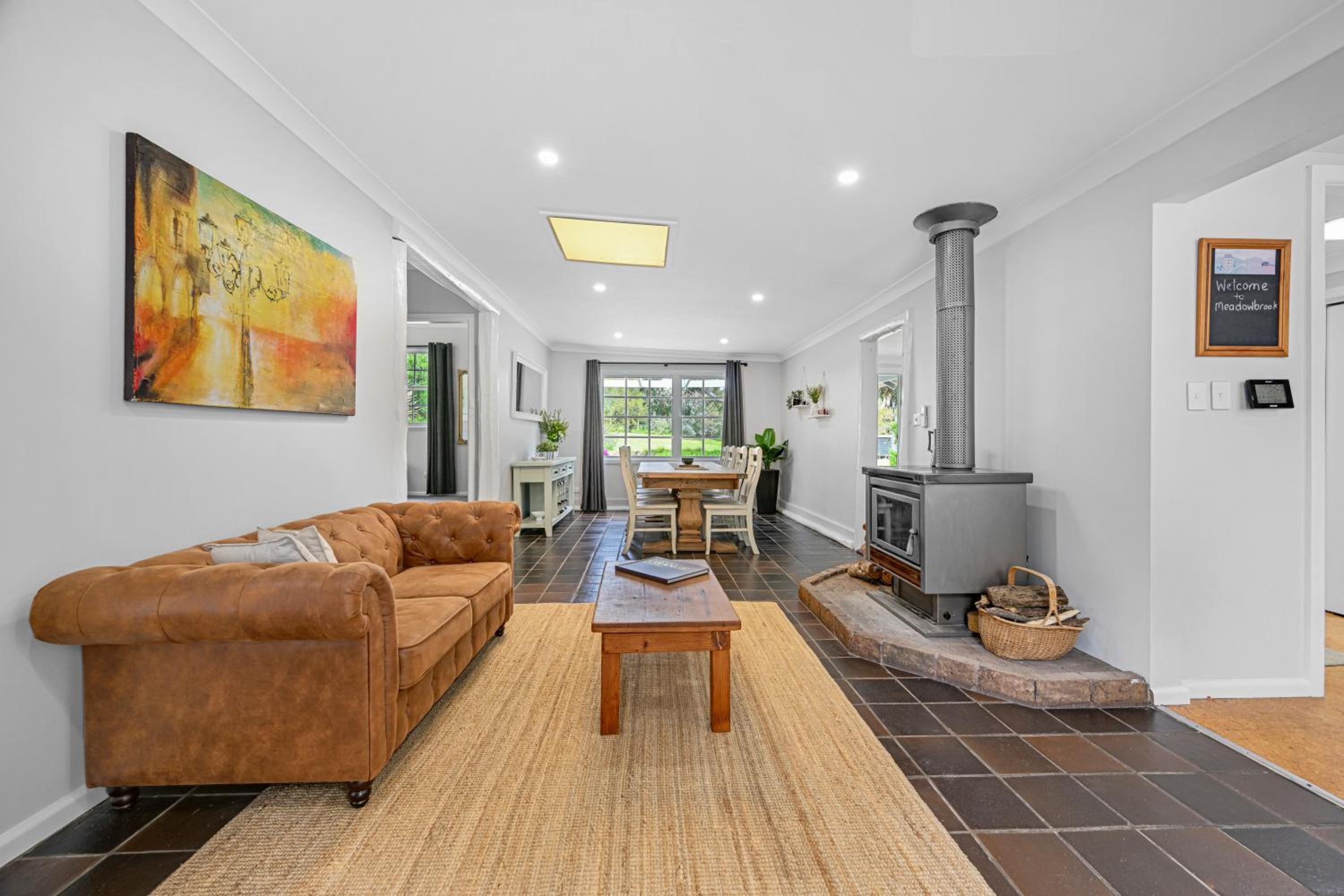 Meadowbrook Lodge Orange - Peaceful country getaway, walk to nearest cellar door, mins drive from 10 wineries & 2 hatted restaurants