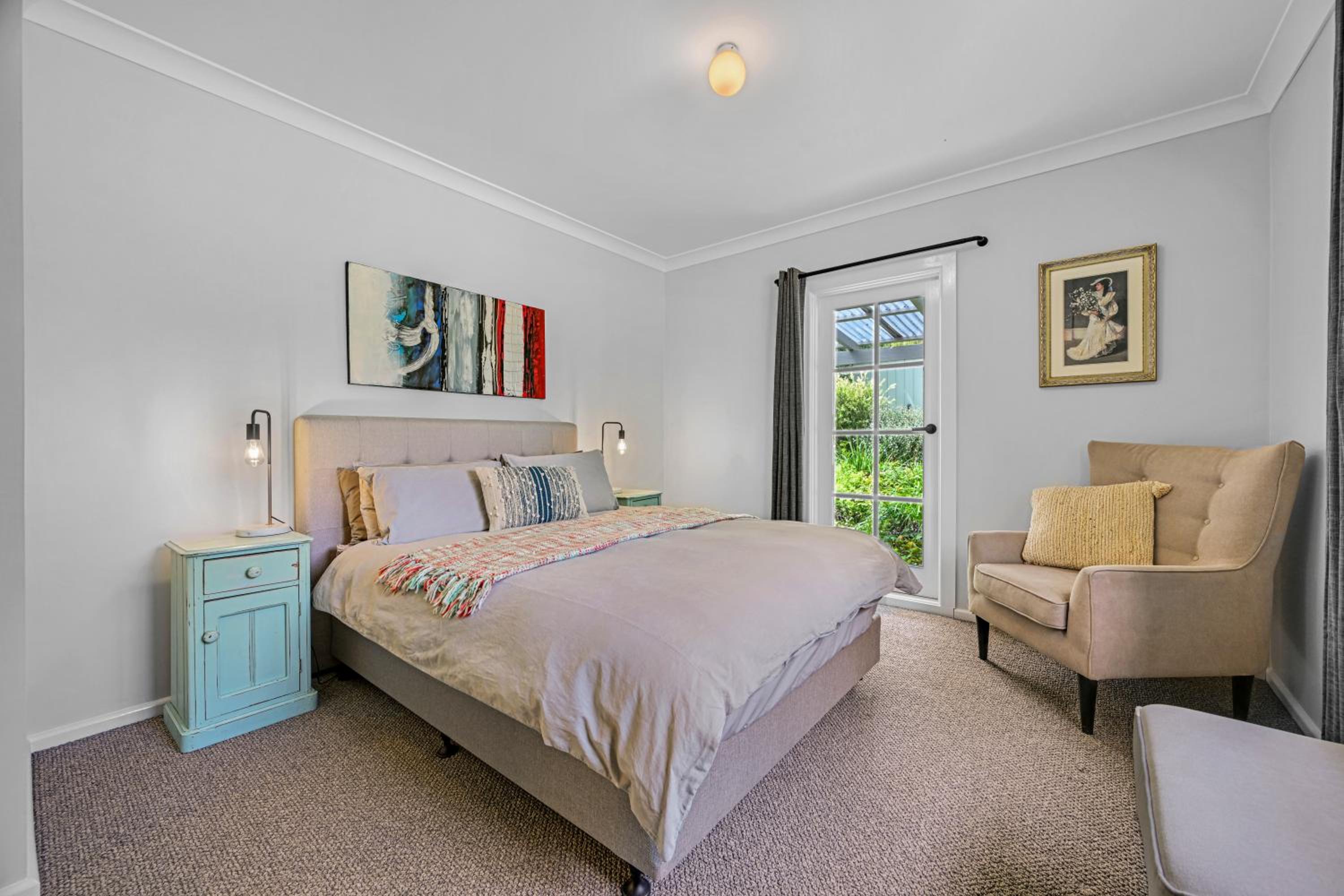 Meadowbrook Lodge Orange - Peaceful country getaway, walk to nearest cellar door, mins drive from 10 wineries & 2 hatted restaurants