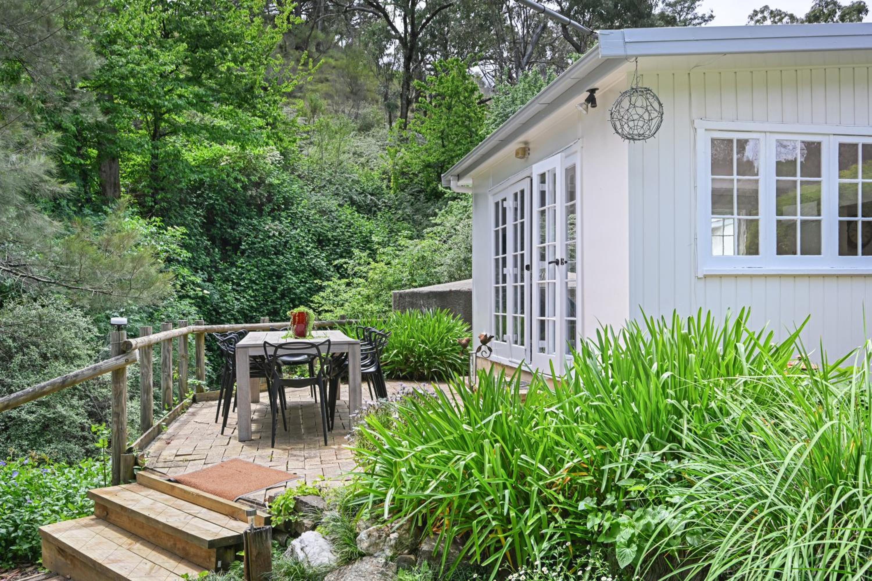 Meadowbrook Lodge Orange - Peaceful country getaway, walk to nearest cellar door, mins drive from 10 wineries & 2 hatted restaurants
