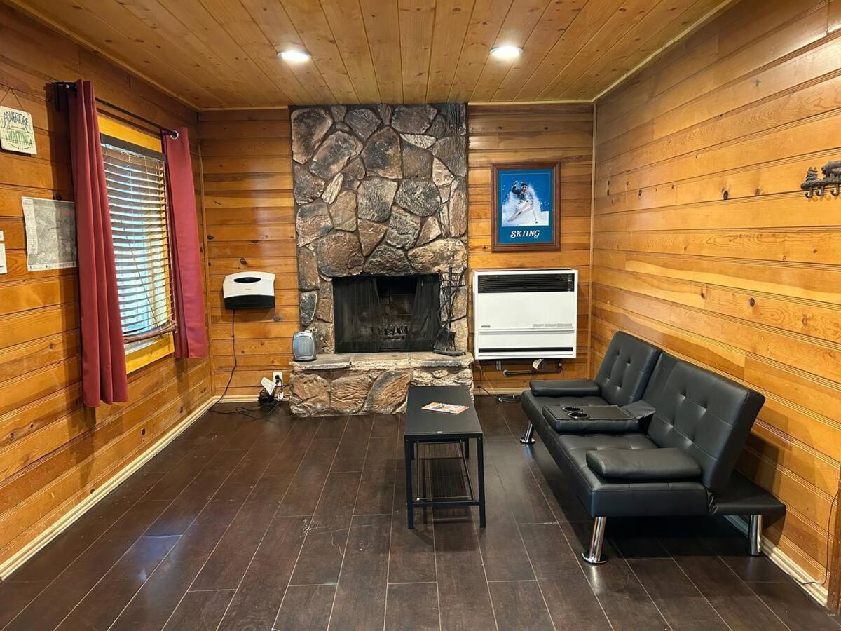 Cabin near Bolder Bay Lake and Village