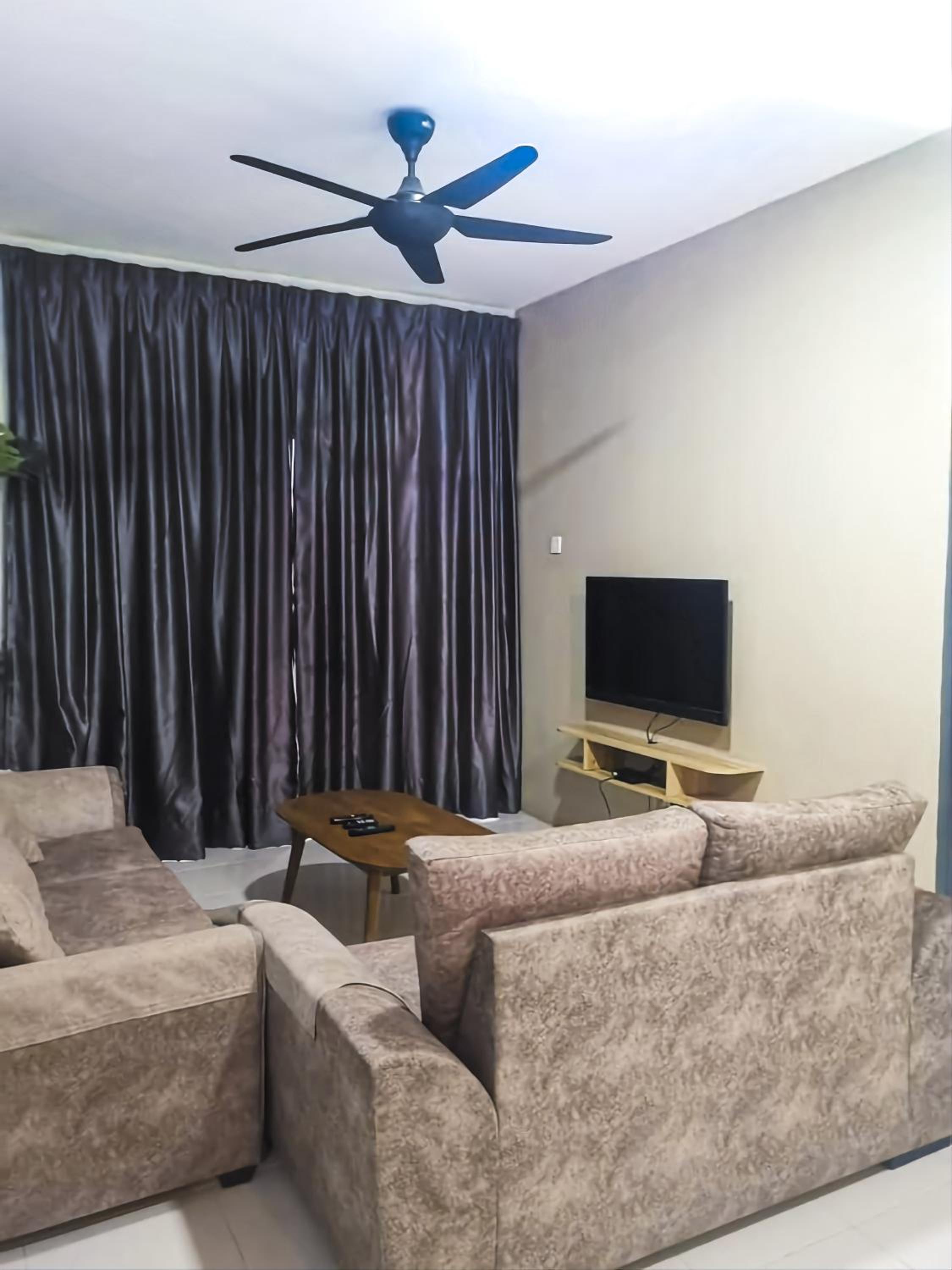 The Opulent Emerald Avenue photo 1