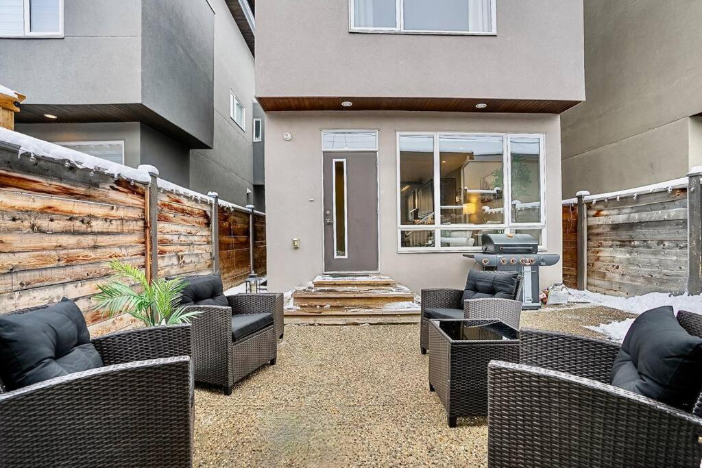 Luxury Cityscape Retreat with Hot Tub