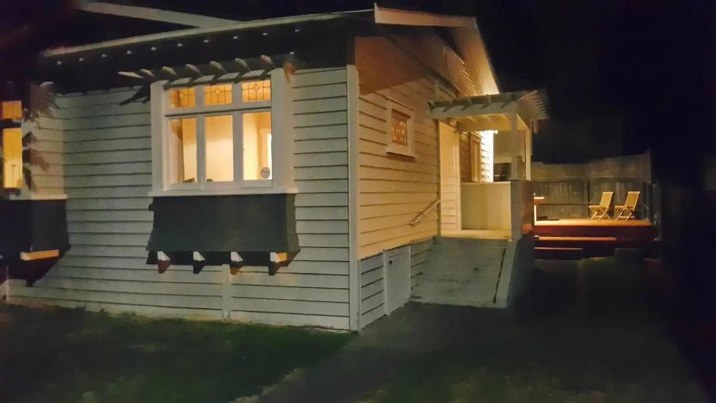 Cozy Home Stay at Hillsborough Road - Auckland City view 3