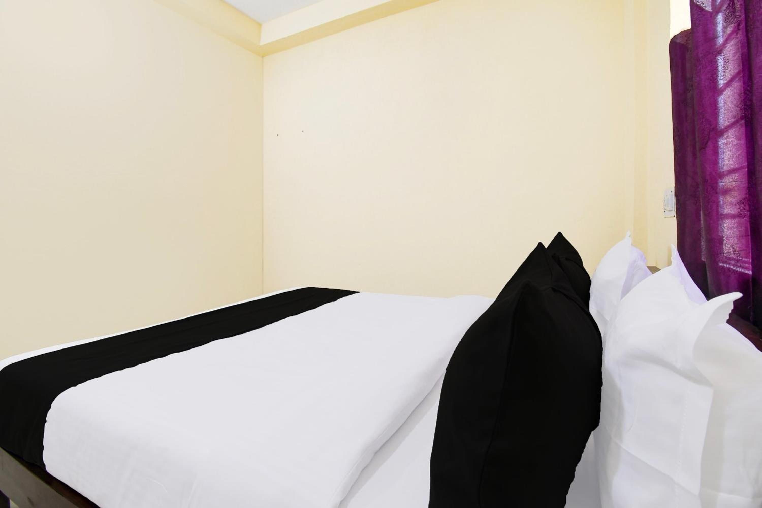 Hotel O by OYO Devika Residency view 2