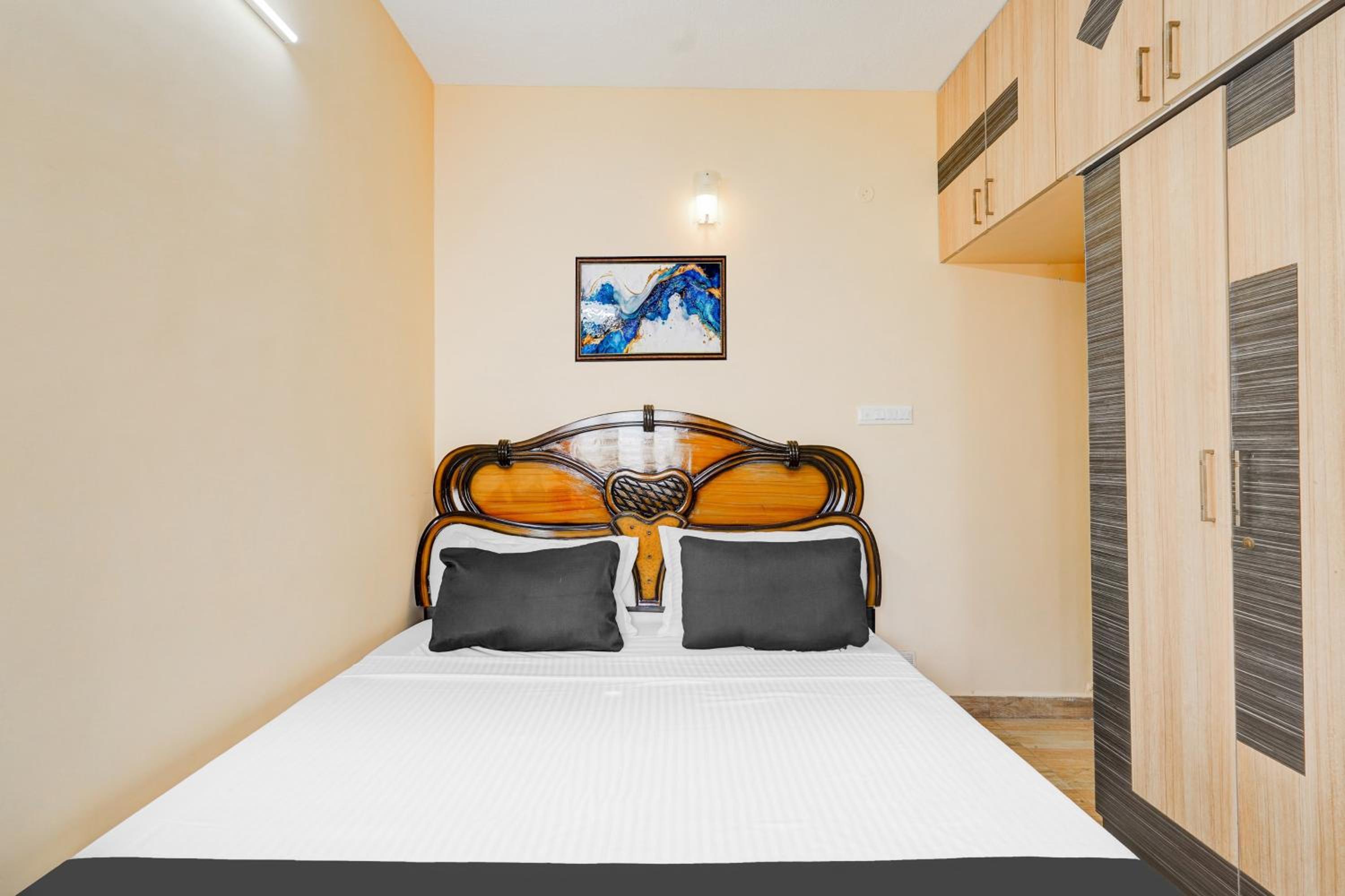 Hotel O Velachery Near Devi Karumariamman Nagar Extension, photo 13