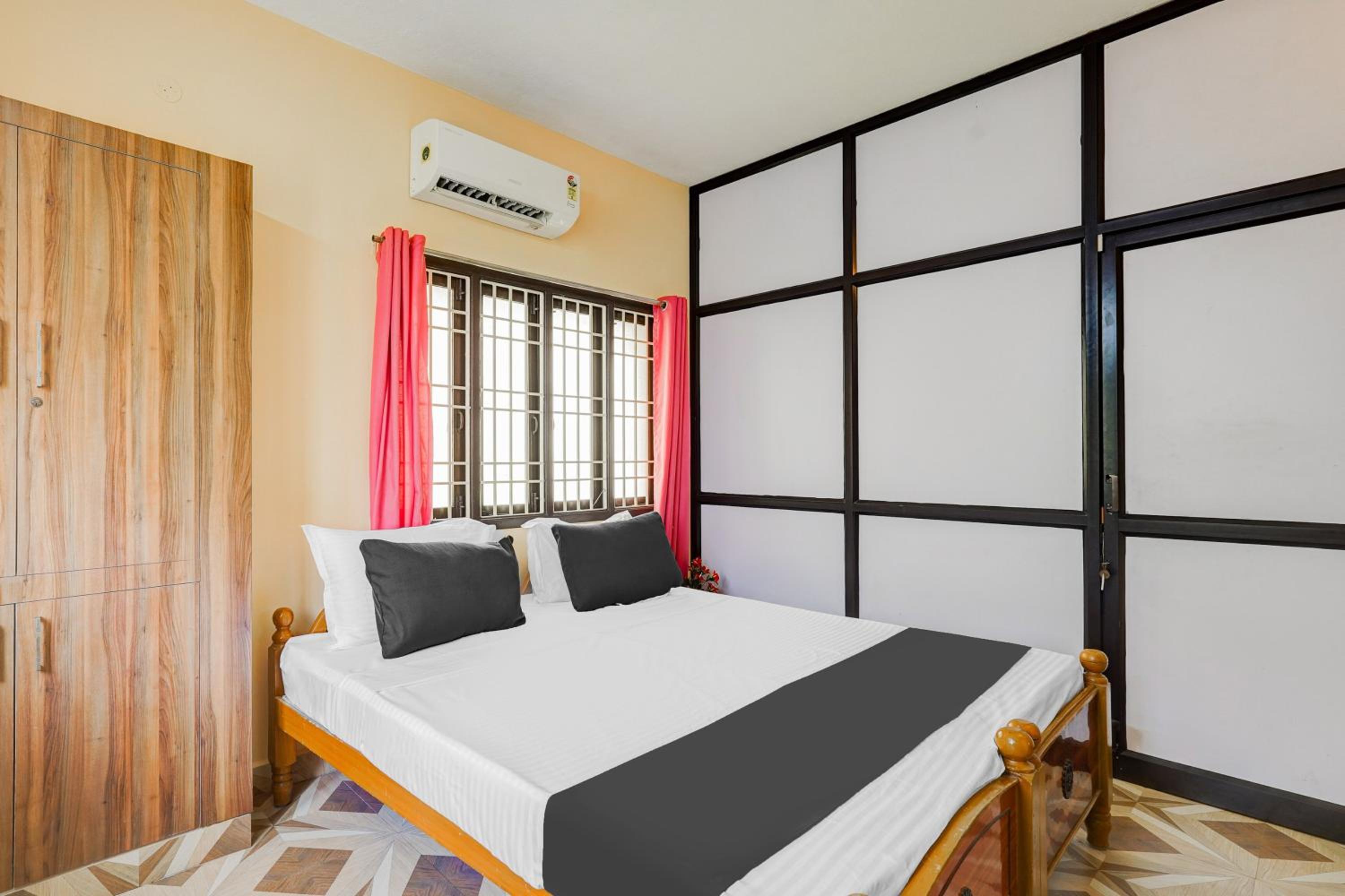 Hotel O Velachery Near Devi Karumariamman Nagar Extension, photo 11