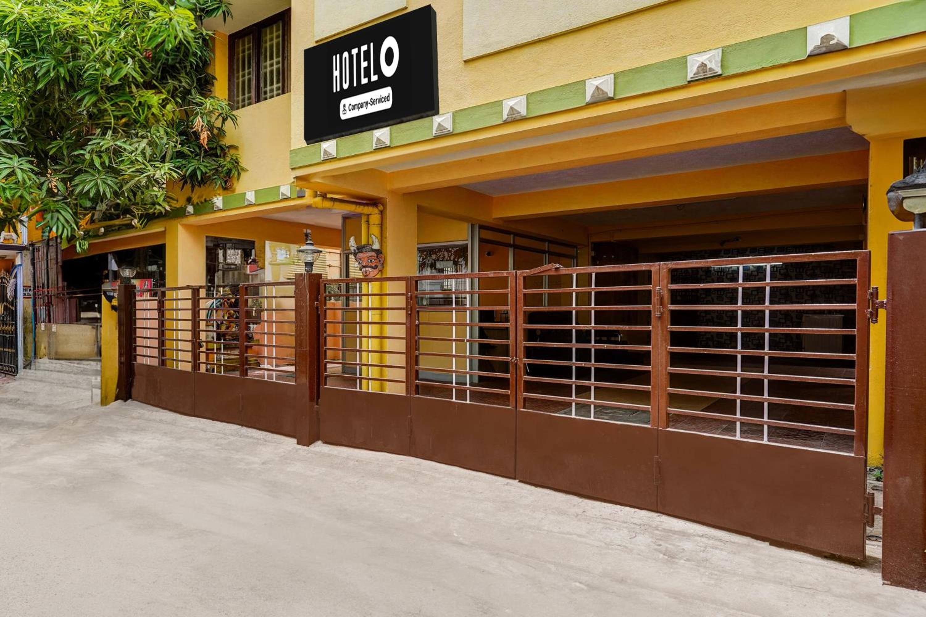 Hotel O Velachery Near Devi Karumariamman Nagar Extension