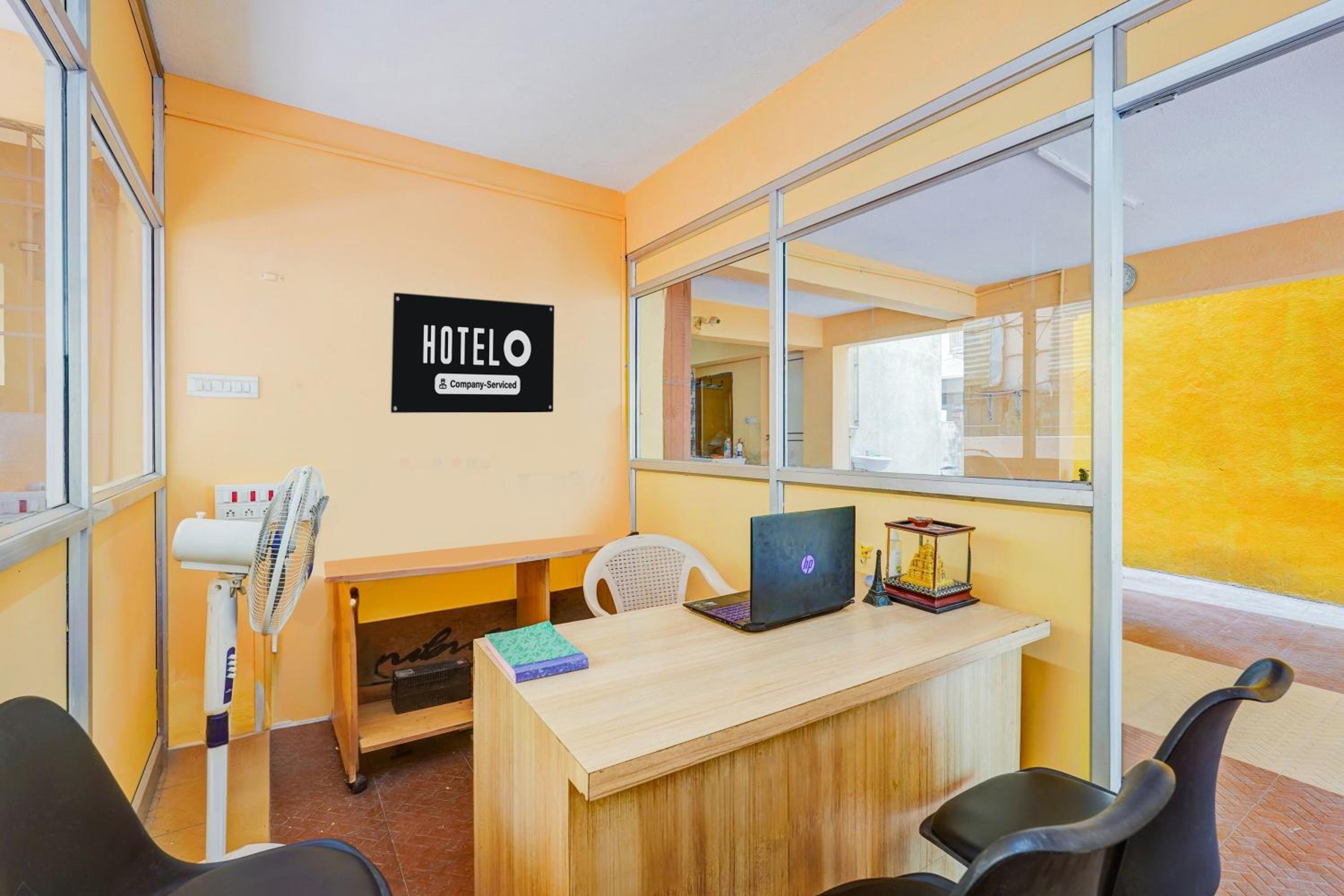 Hotel O Velachery Near Devi Karumariamman Nagar Extension