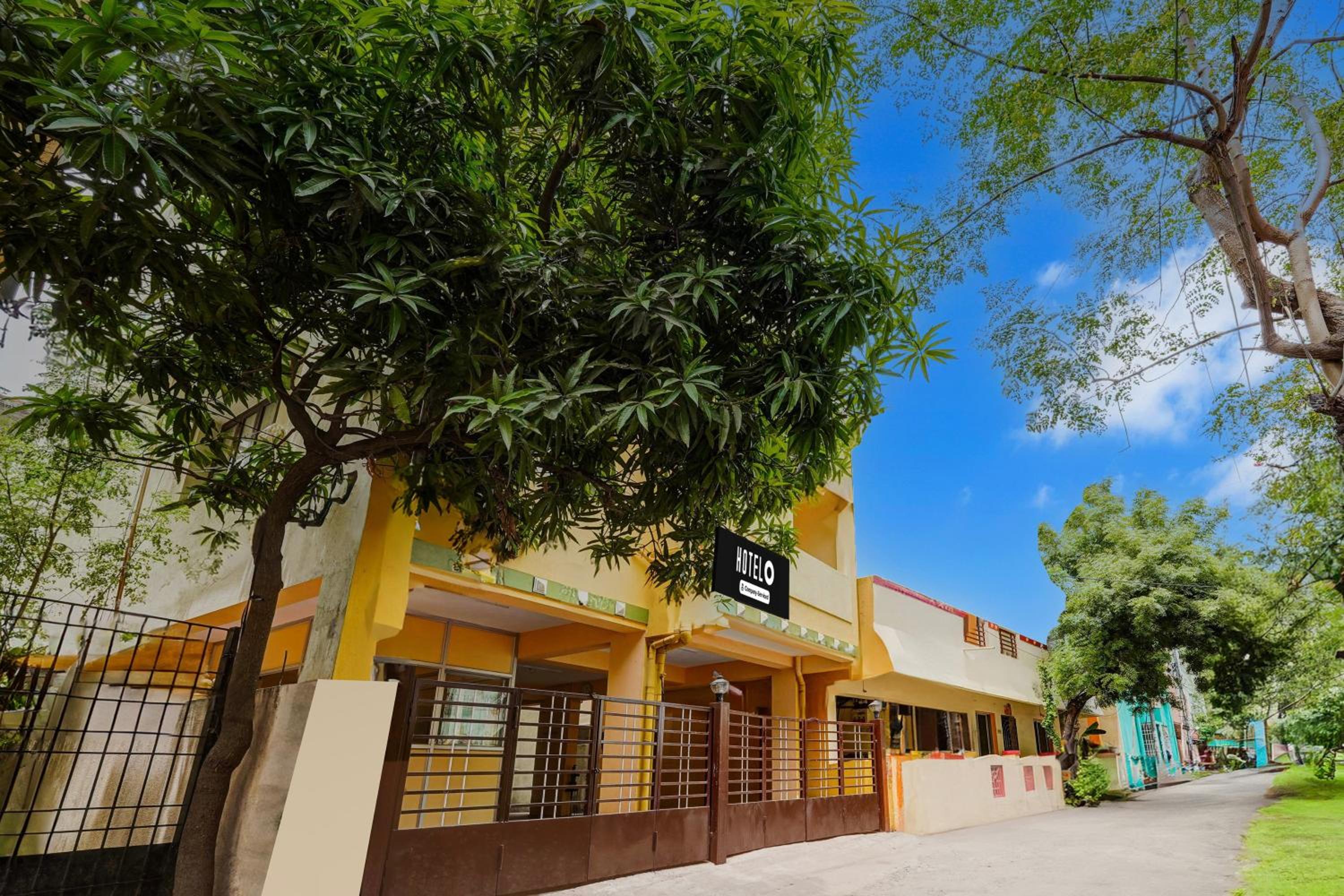 Hotel O Velachery Near Devi Karumariamman Nagar Extension