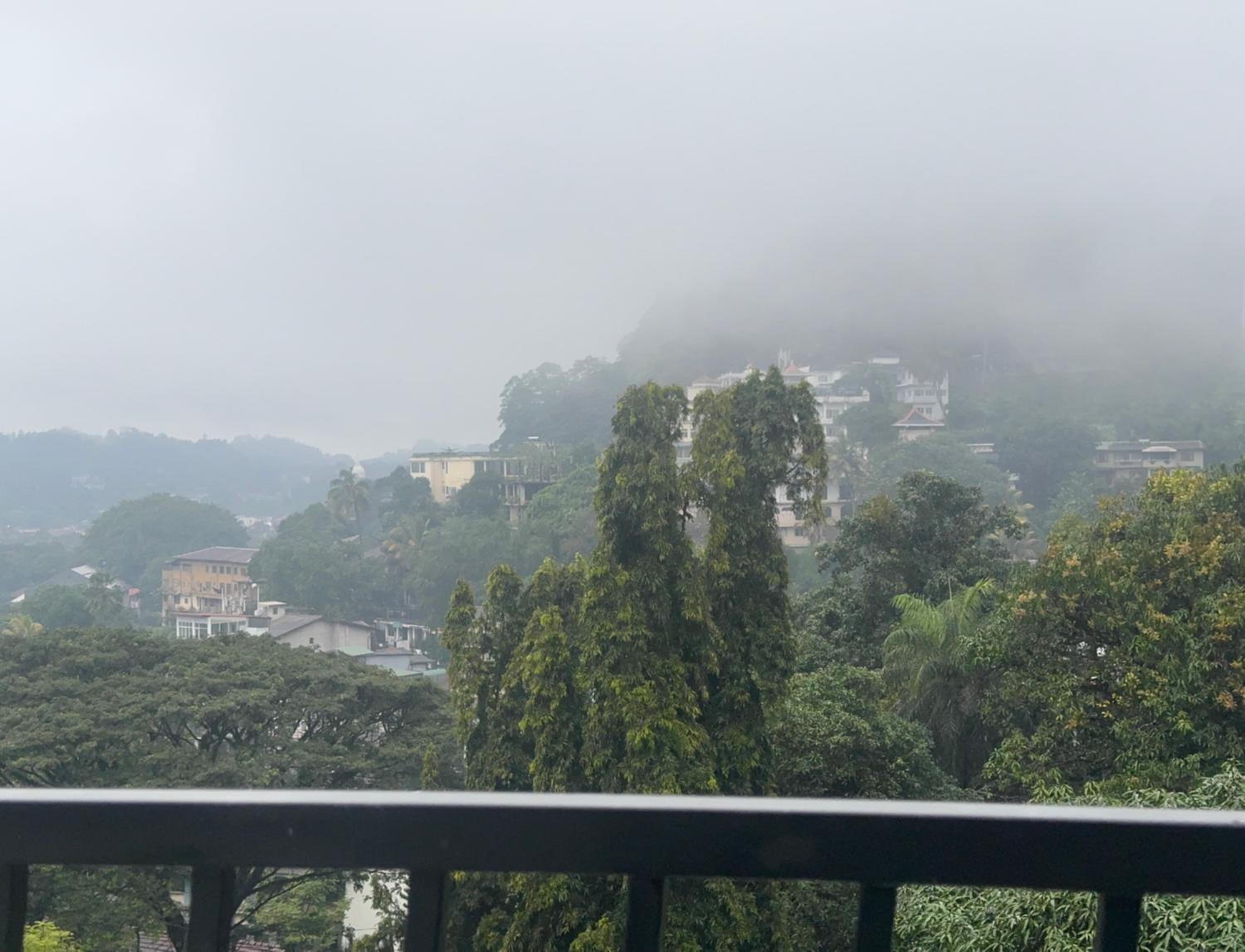 Misty Hills Lakeview Lounge view 4