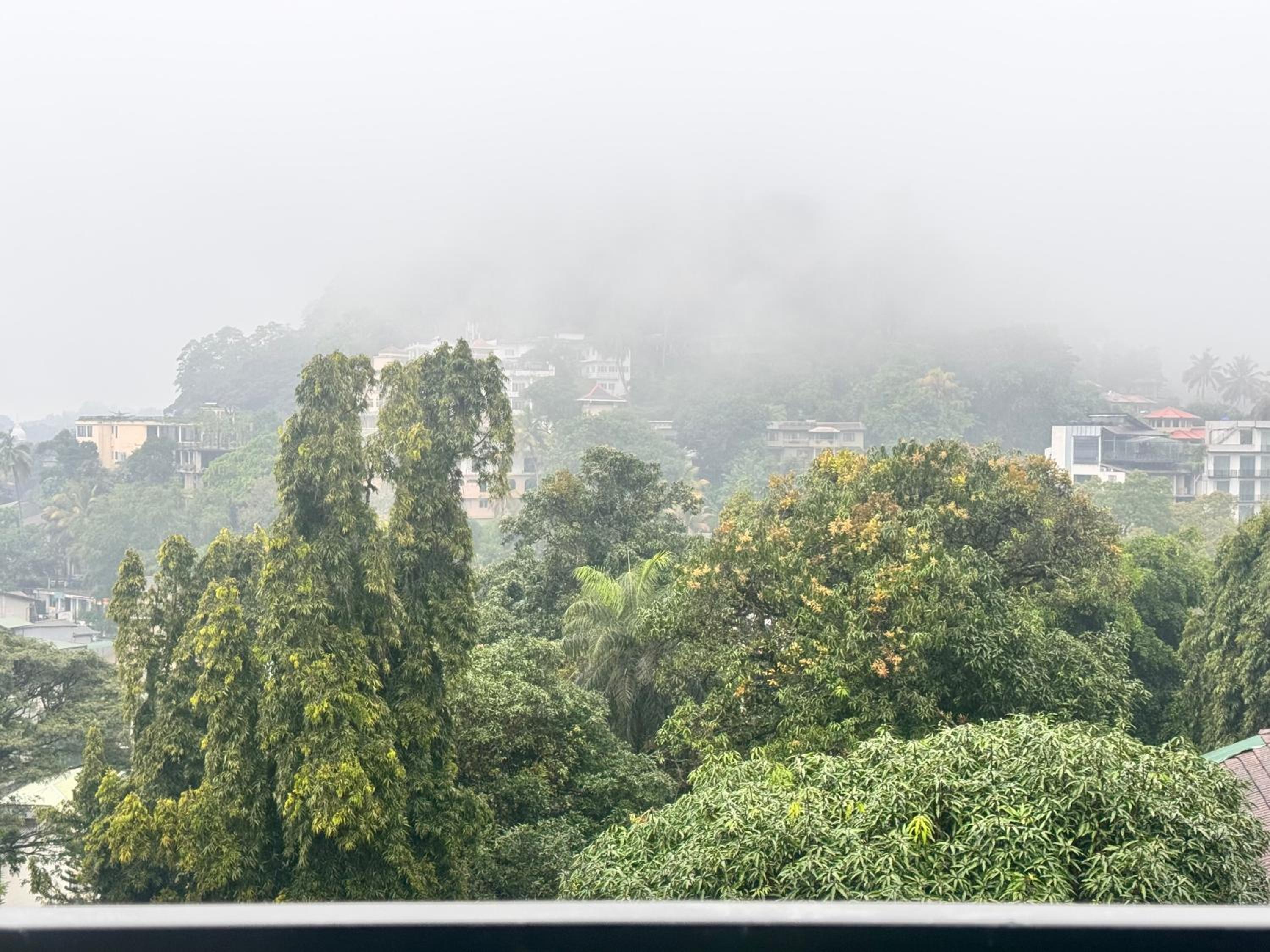 Misty Hills Lakeview Lounge view 3